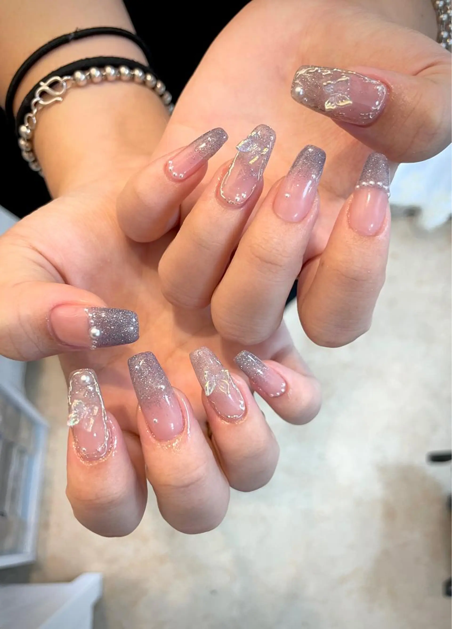 ネイル ハンドネイル AngelChris ビューティーサロンのネイルデザイン