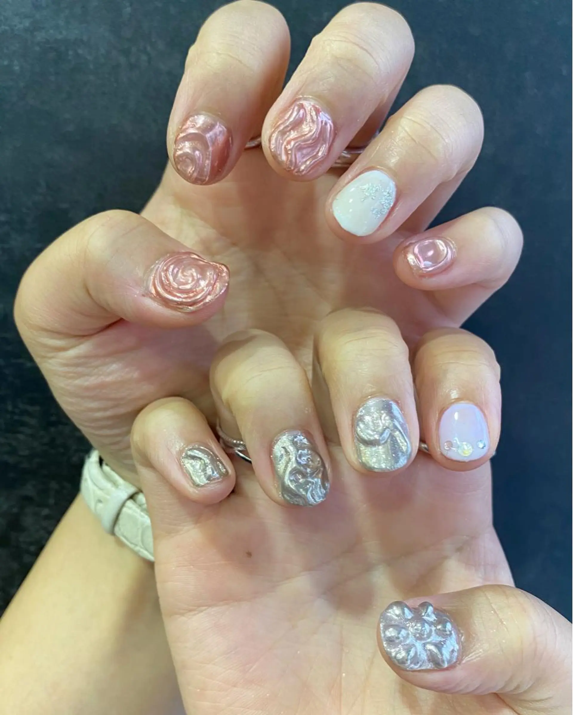 ネイル Lim五反田所属・TSUNA 🌙 Lim 五反田のマツエク・マツパデザイン