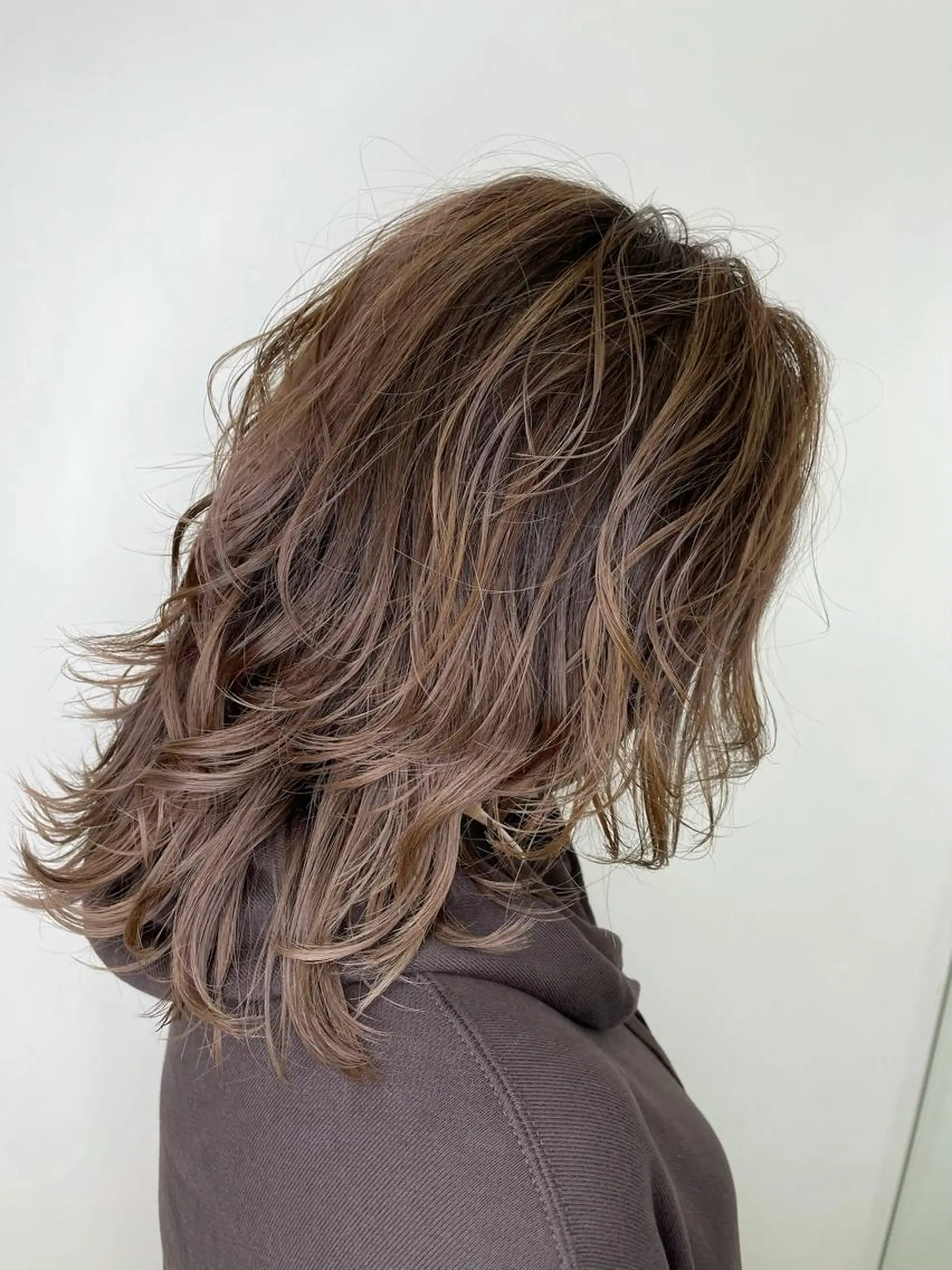 ミディアム レイヤーカット lucca by jb 行徳所属・✂️関川 恭平のヘアスタイル