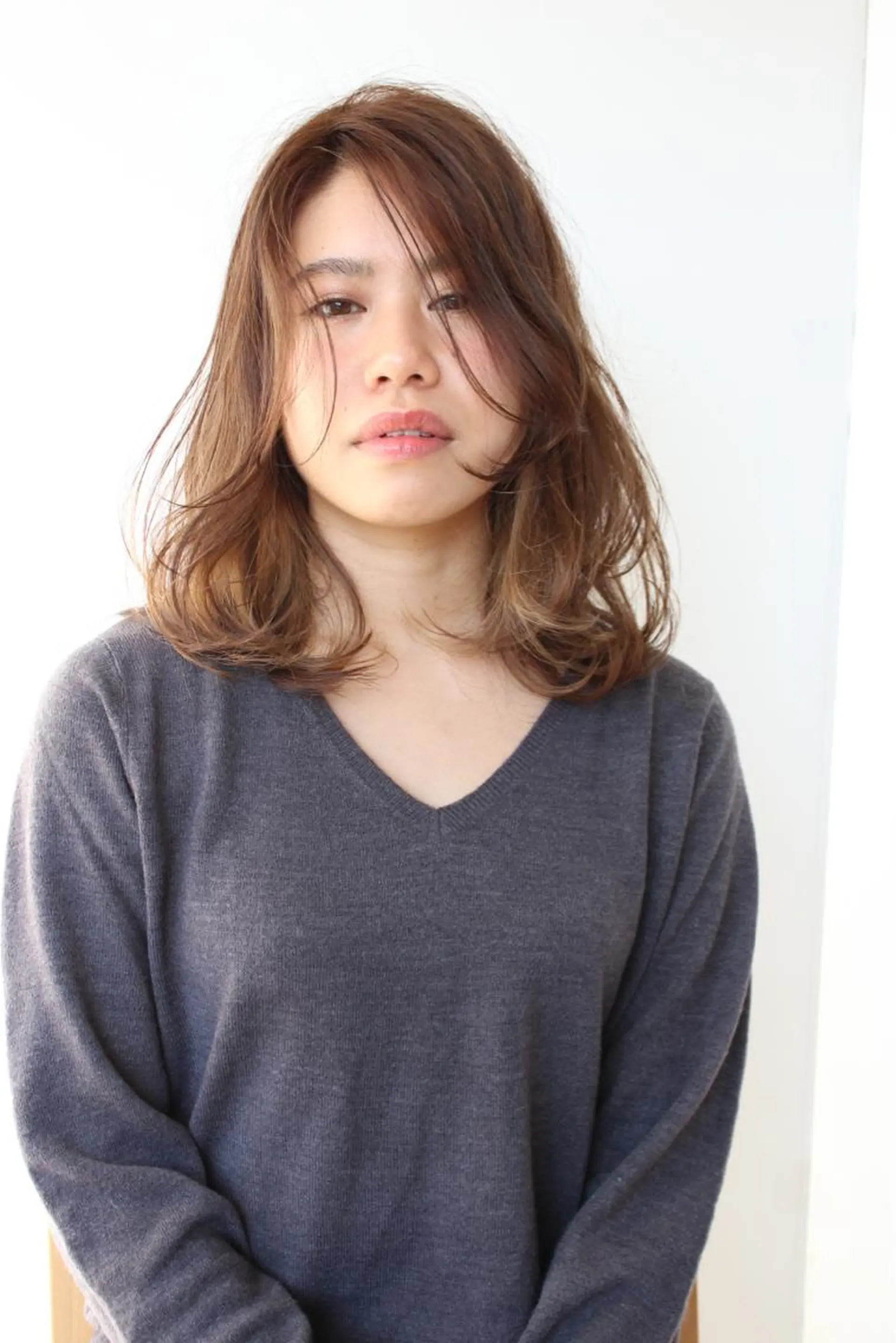 ミディアム カラー パーマ グレージュ 🌹ハッシュカット、 レイヤー韓国ヘア🌹のヘアスタイル