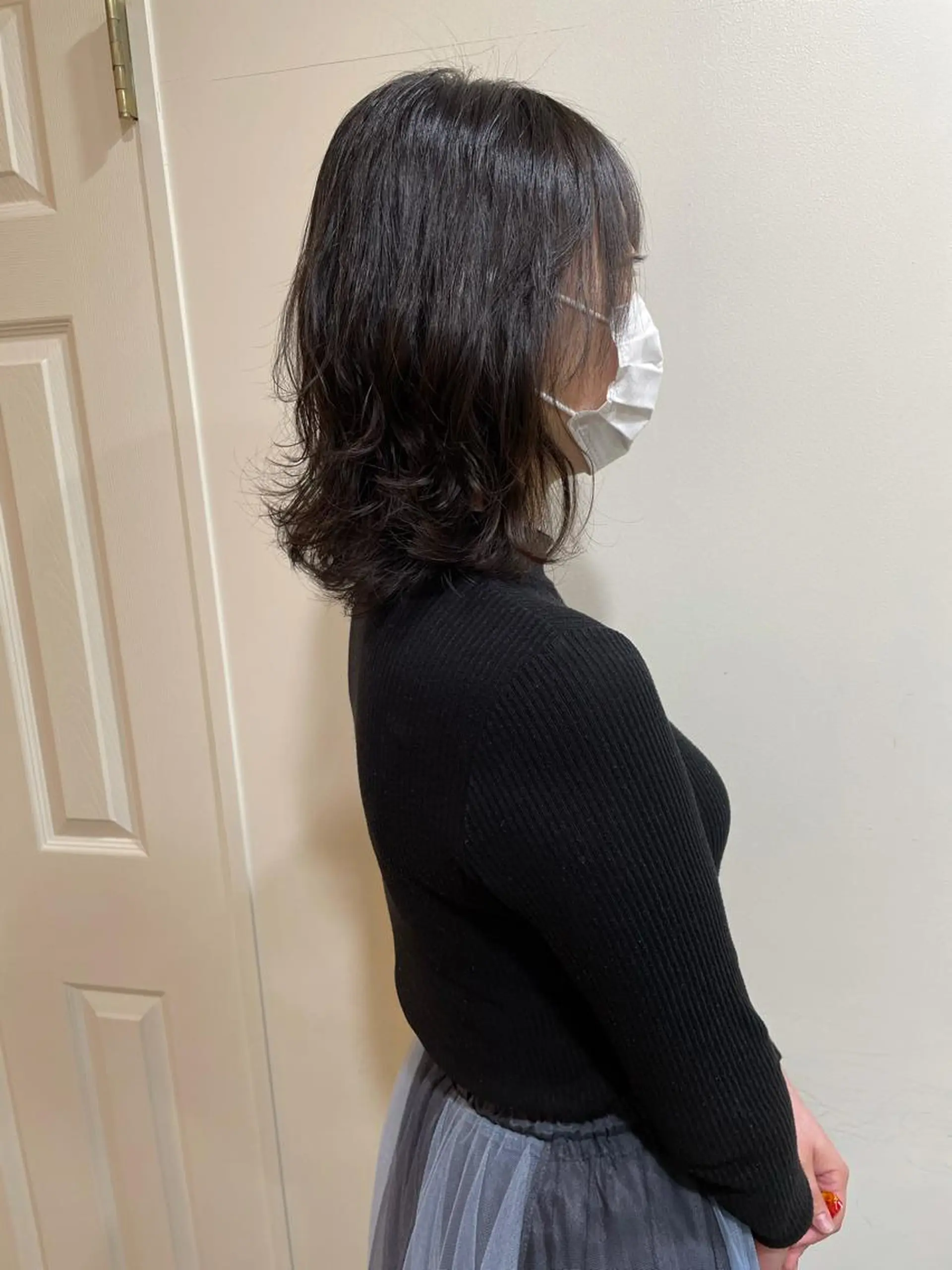 ミディアム パーマ MIOベージュカラー 柔らかいカラーのヘアスタイル