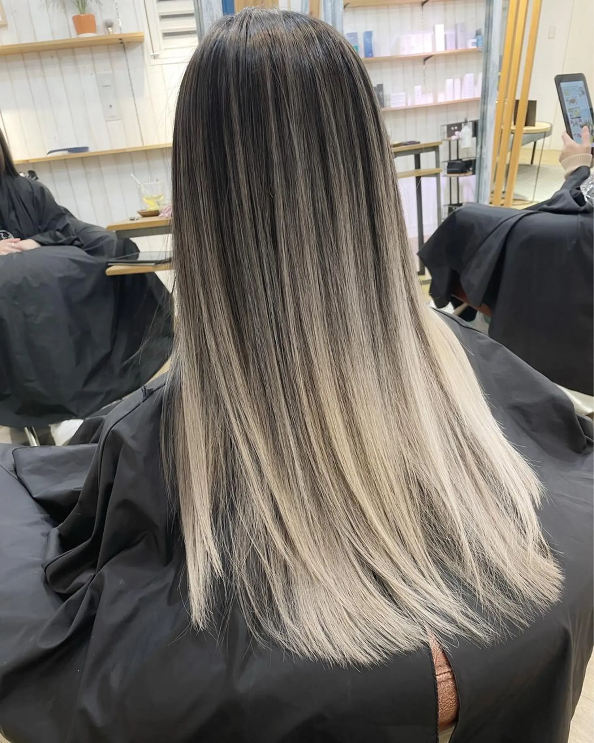 ロング カラー かわさき ともやのヘアスタイル