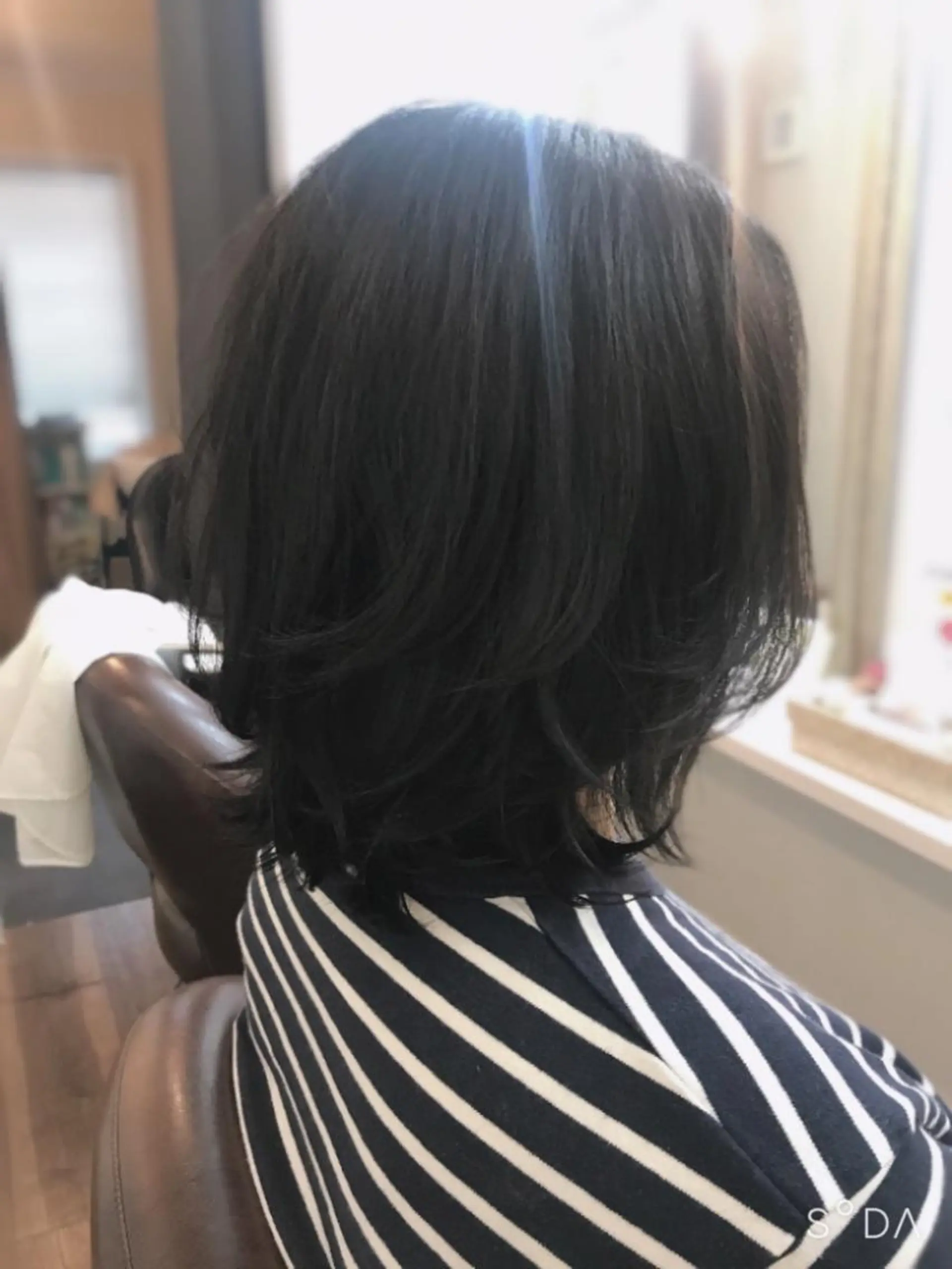 ミディアム ウルフカット ヘアカラー 🌈elua yukaのヘアスタイル