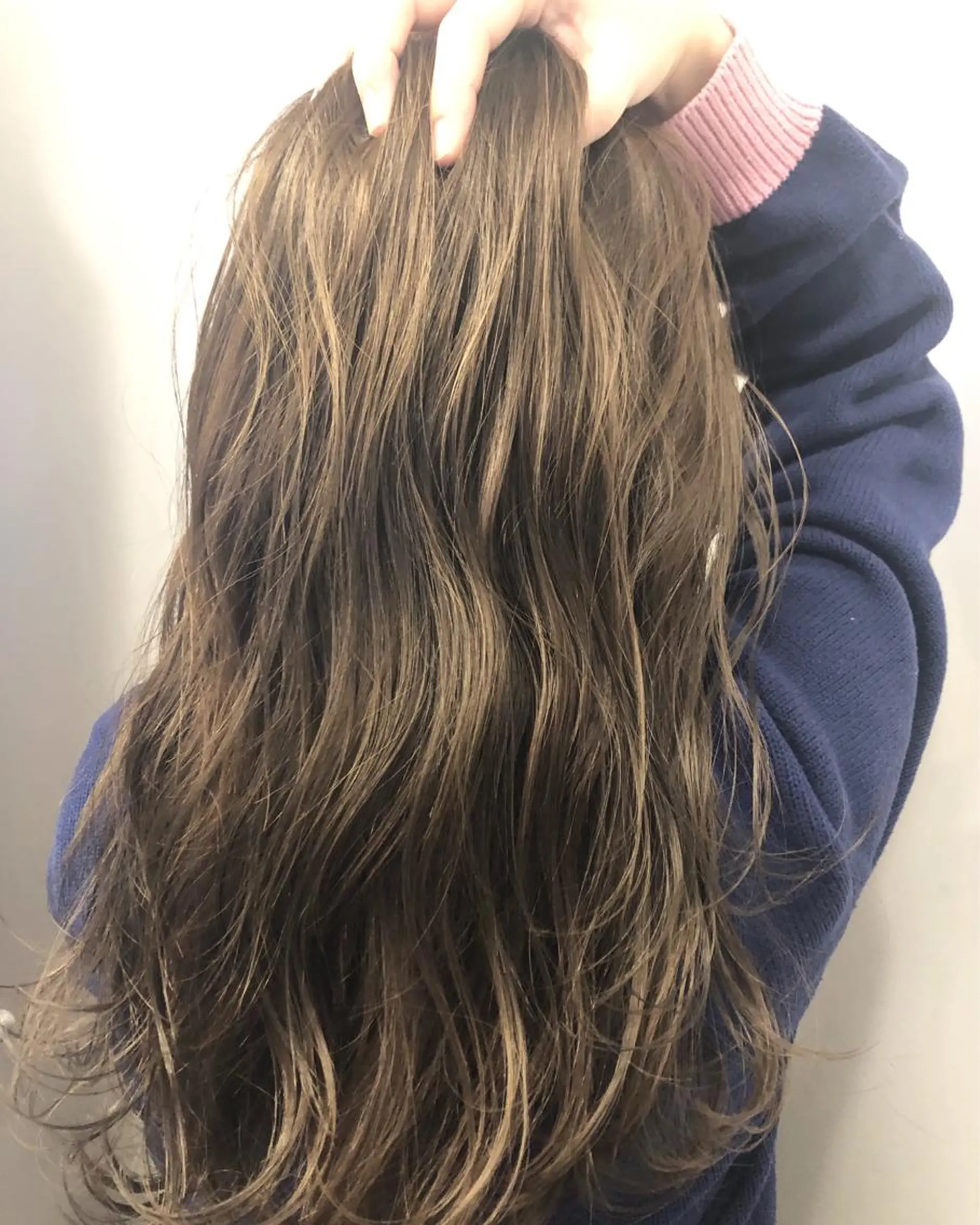 ロング カラー 岡田 拓也のヘアスタイル