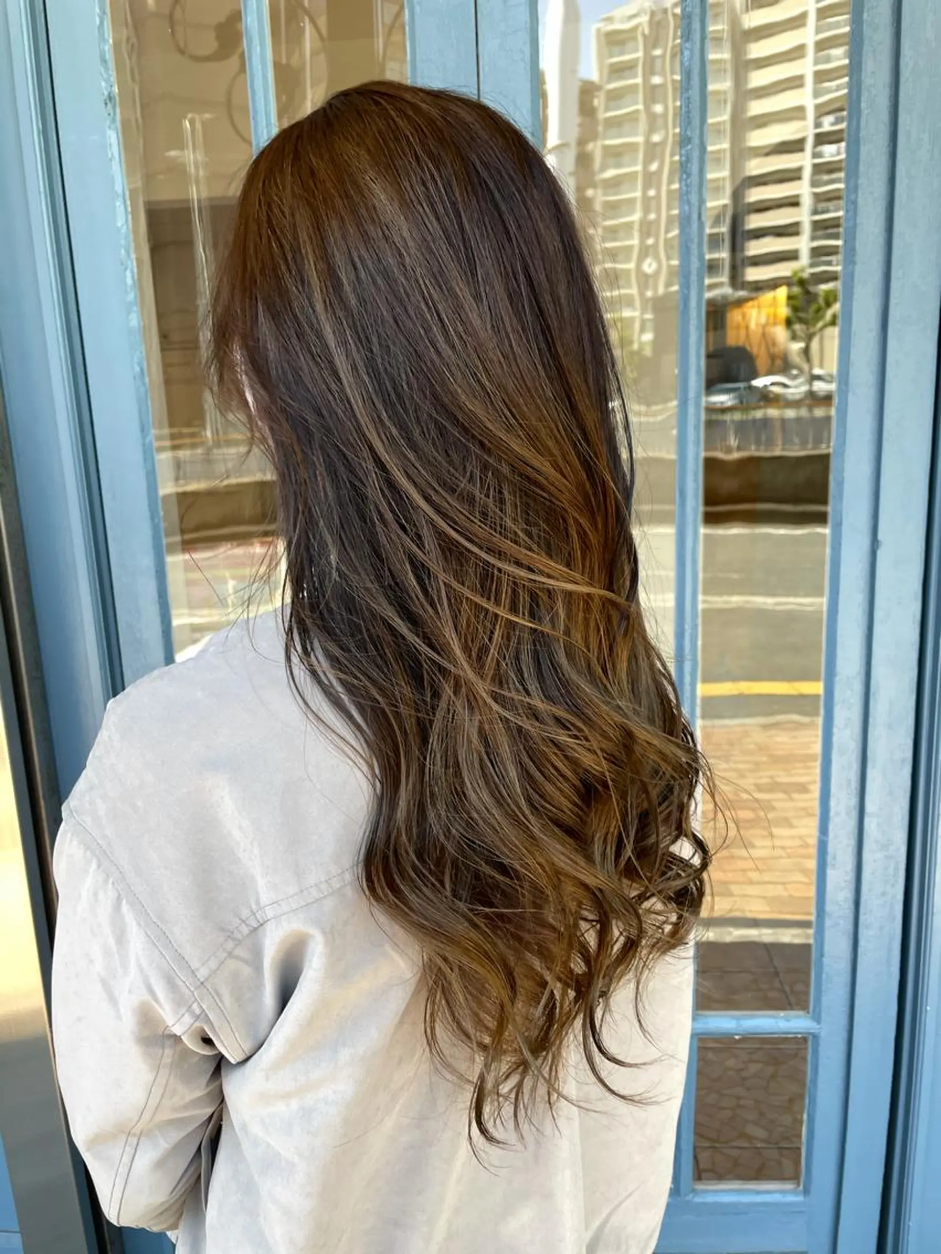 ロング ブリーチ毛矯正.髪質 改善.髪にドラマをのヘアスタイル