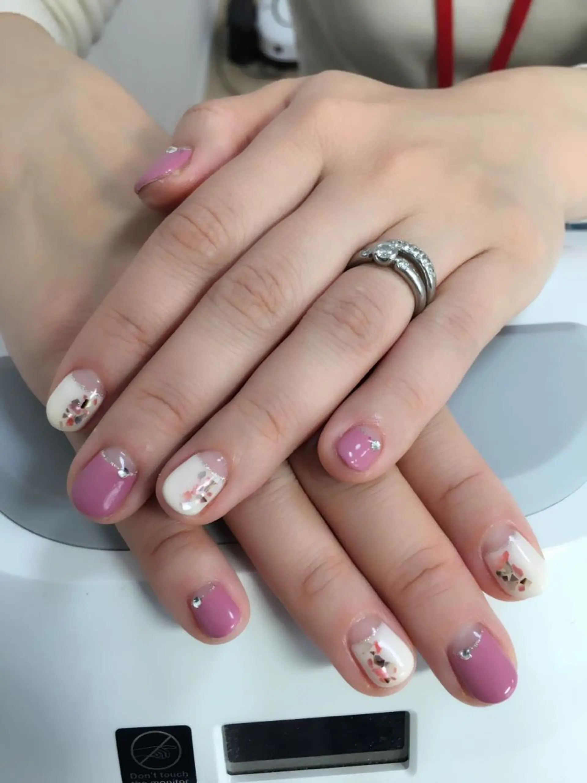 ネイル フレンチネイル ストーンネイル Nono Nail ノノネイルのネイルデザイン