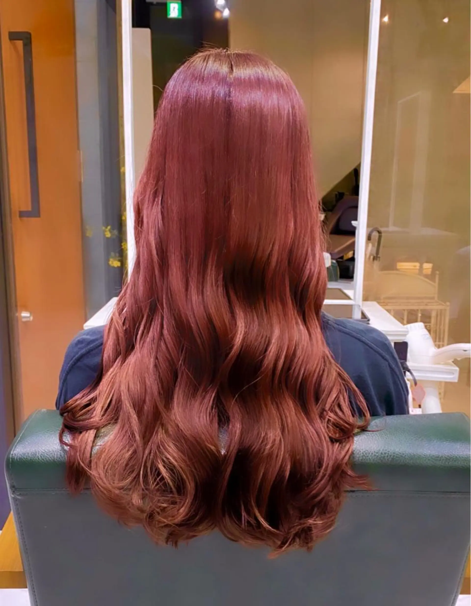 ロング カラー ブラウンカラー レッドカラー ヘアカラー 金子 真悠のヘアスタイル