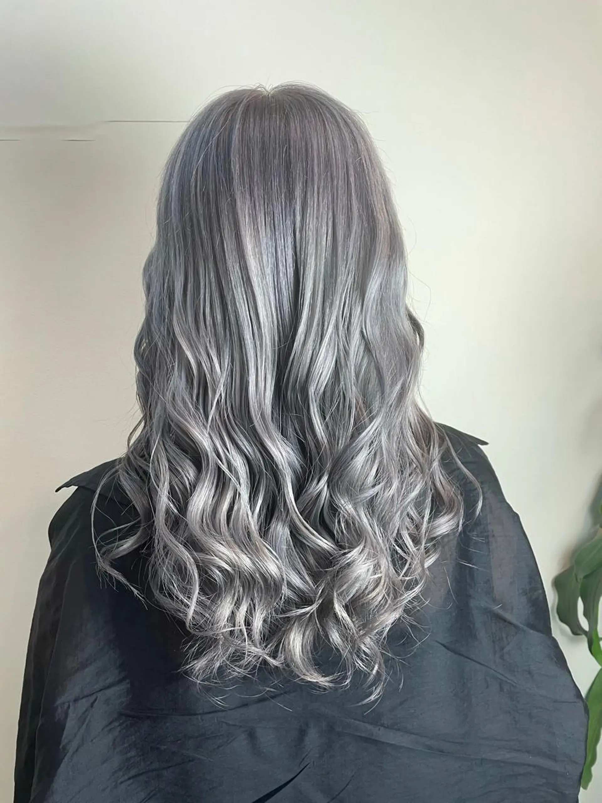 セミロング カラー シールエクステ セミロングパーマ バレイヤージュ ブリーチ ケアブリーチ WEST OLAND加藤圭介のヘアスタイル