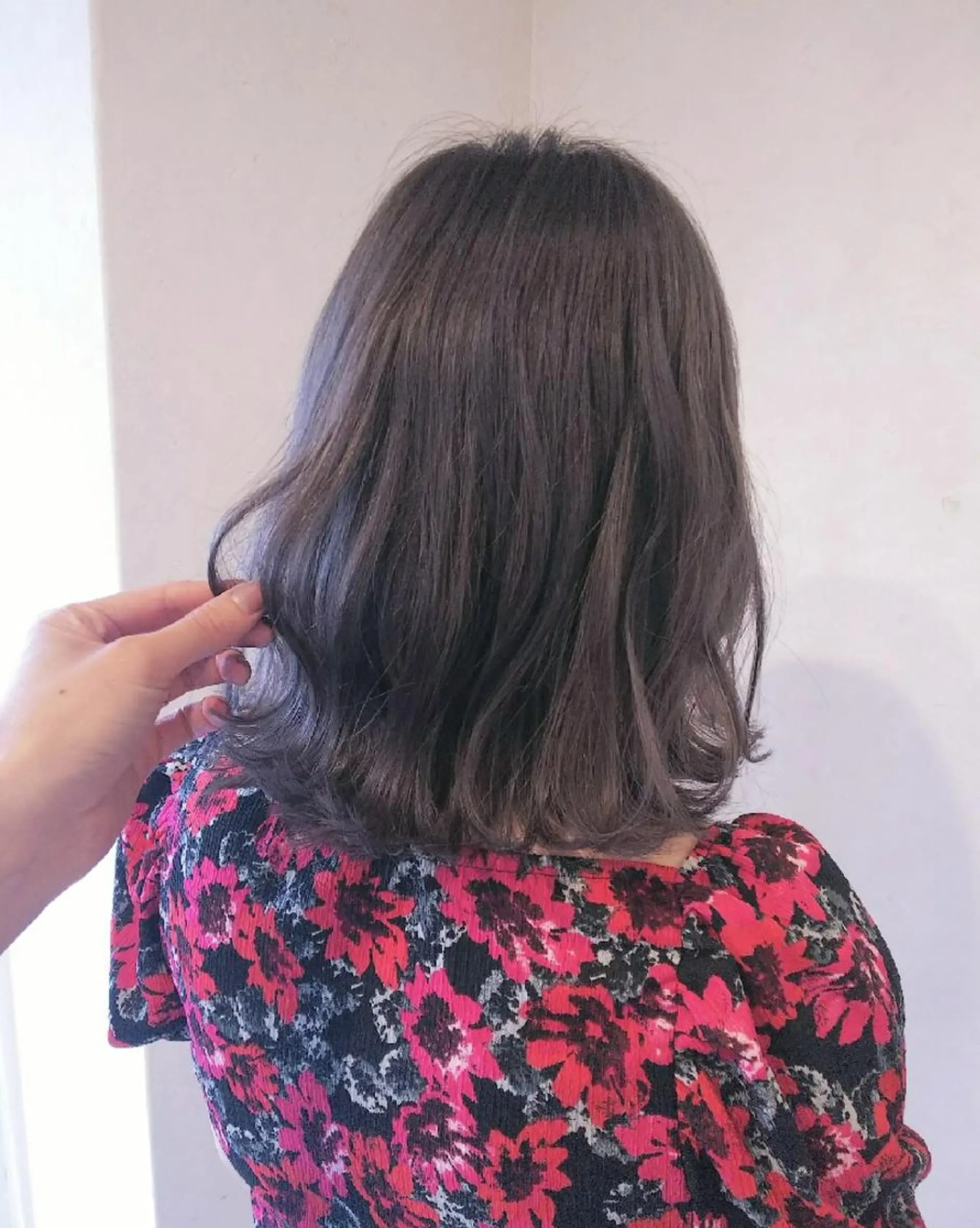 ミディアム カラー アッシュ アッシュグレー アッシュグレージュ グレージュ JIL BLAN 京都所属・RU RIのヘアスタイル