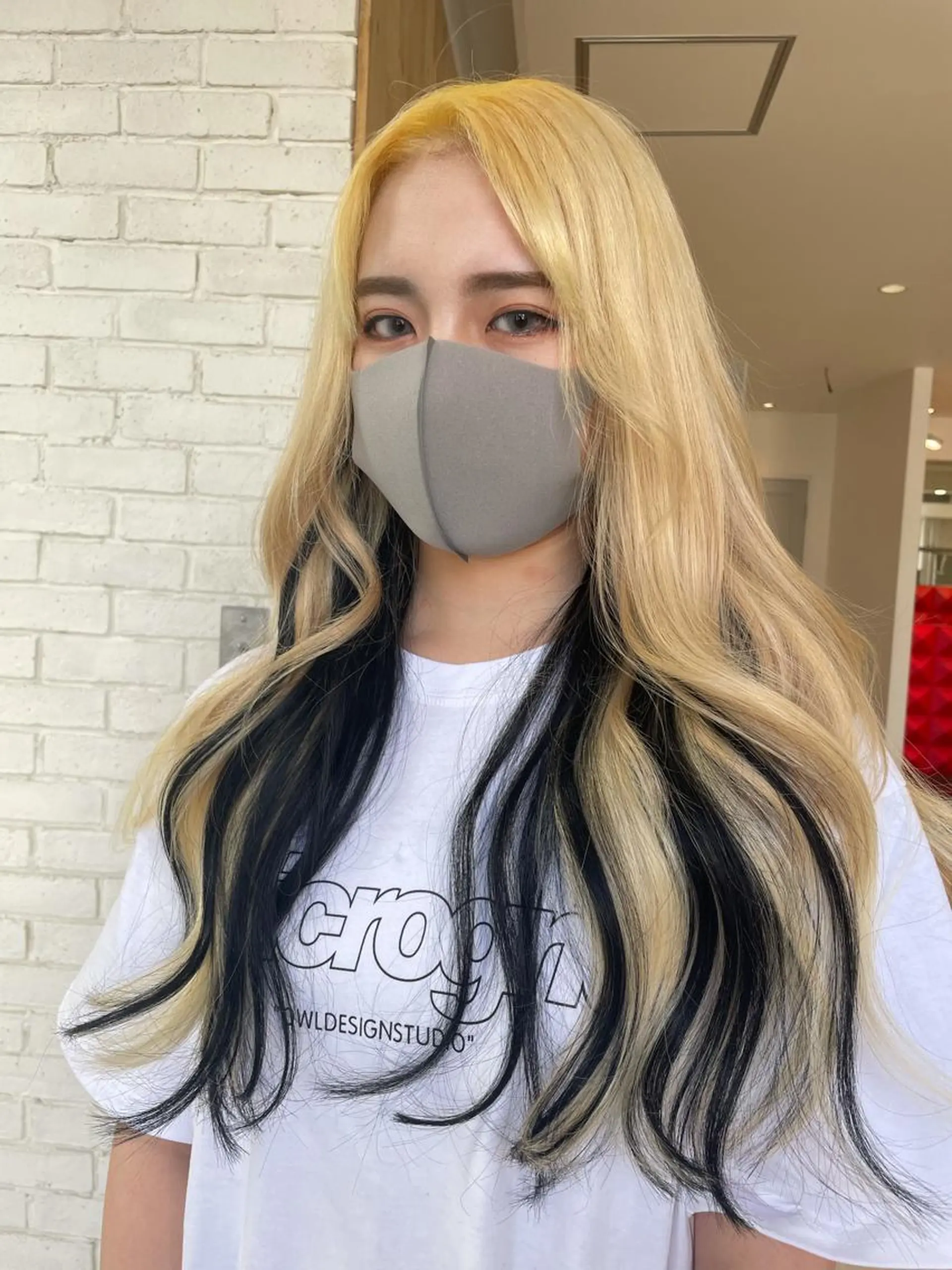 ロング 艶ハイトーン👑♡ NATSUKIのヘアスタイル