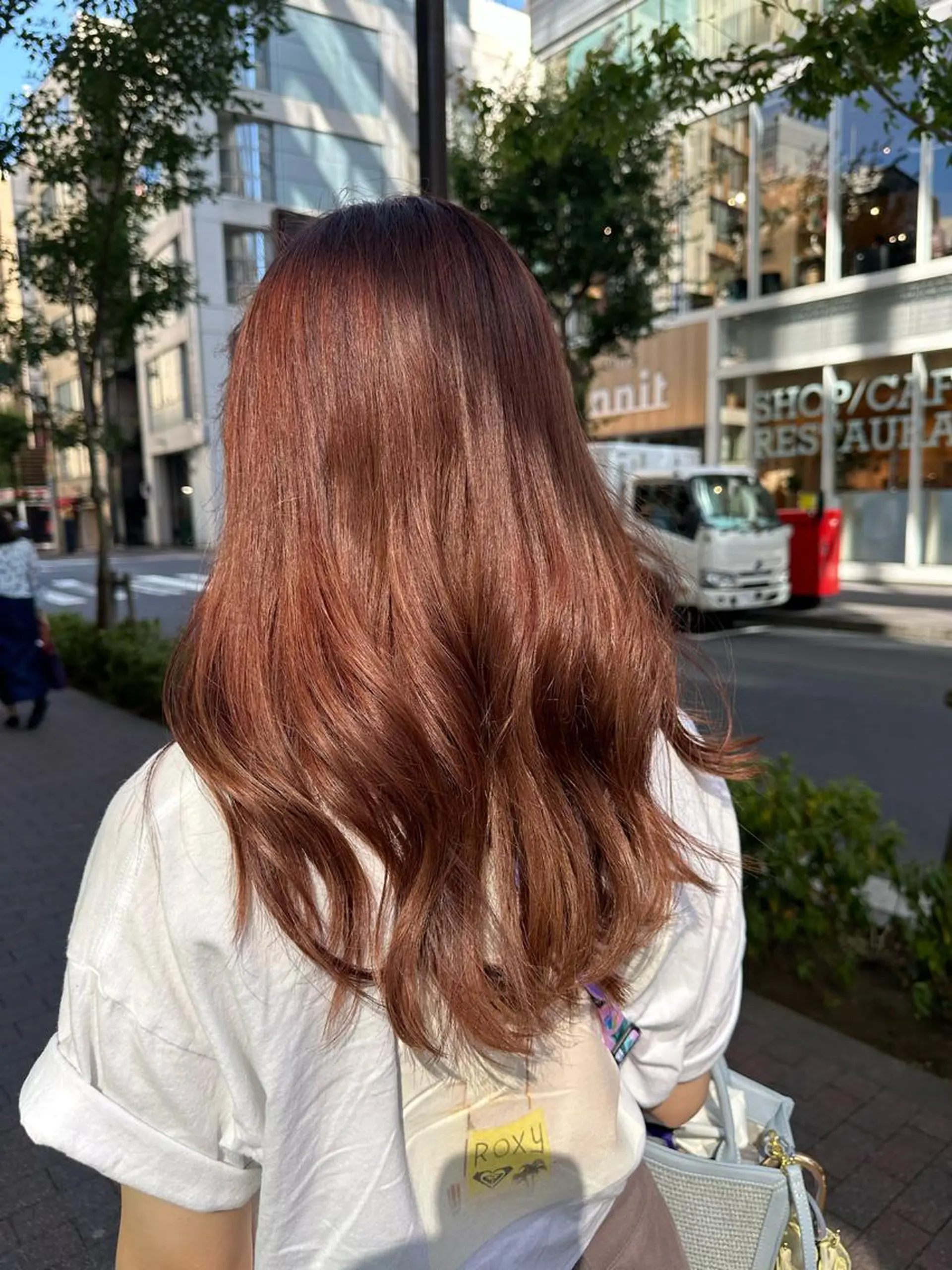 セミロング カラー ヘアアレンジ タイトボブ個性派カラ ーAKANEのヘアスタイル