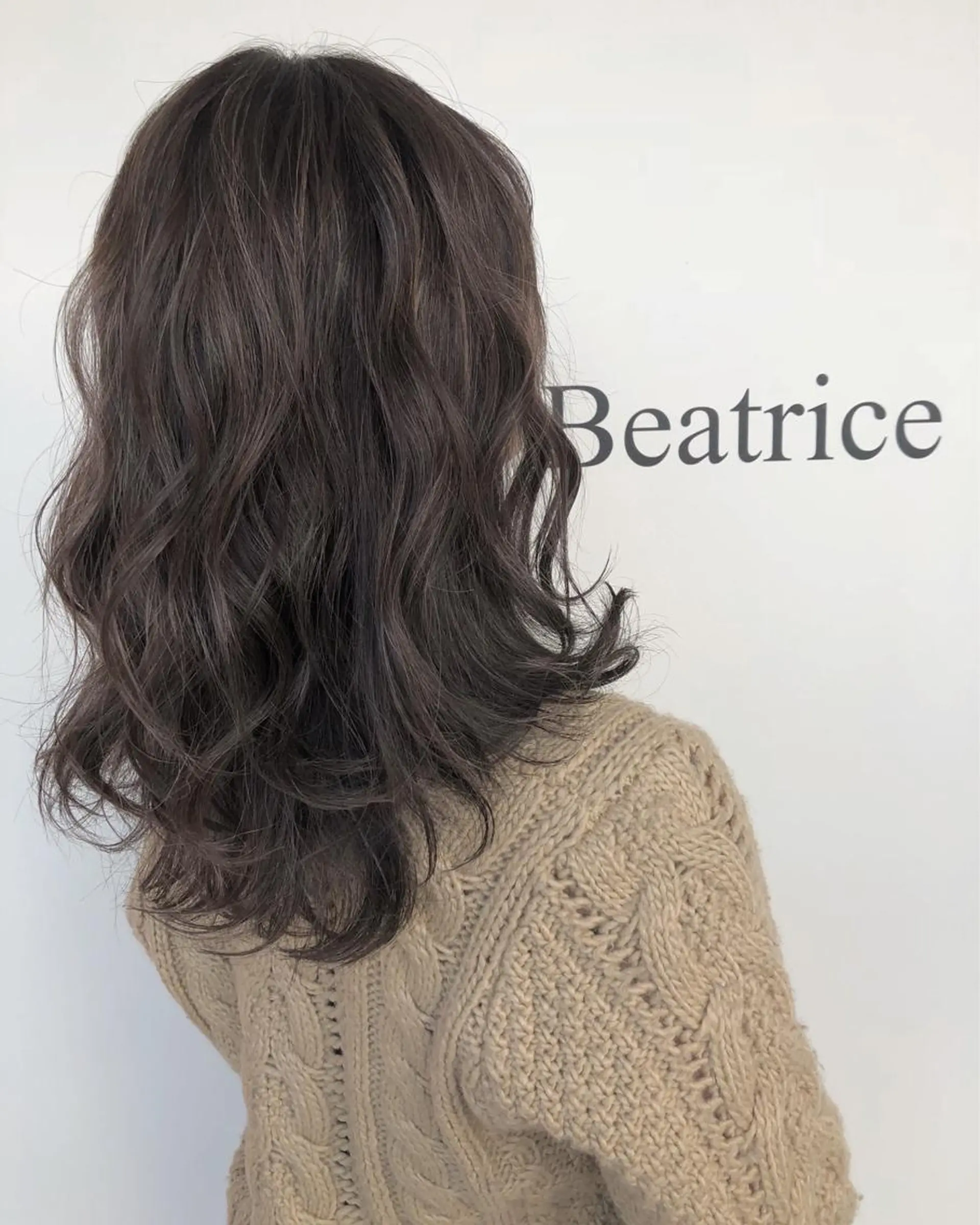 カラー 早川 真幸のヘアスタイル