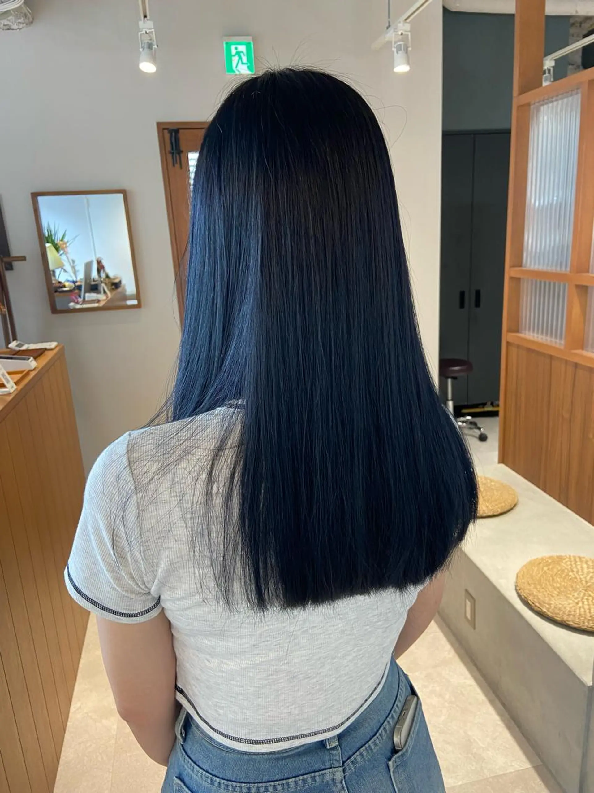 ロング カラー 黒髪 ブルーカラー ブルーブラック カット ヘアカラー トリートメント EIGHT奥野 心太のヘアスタイル