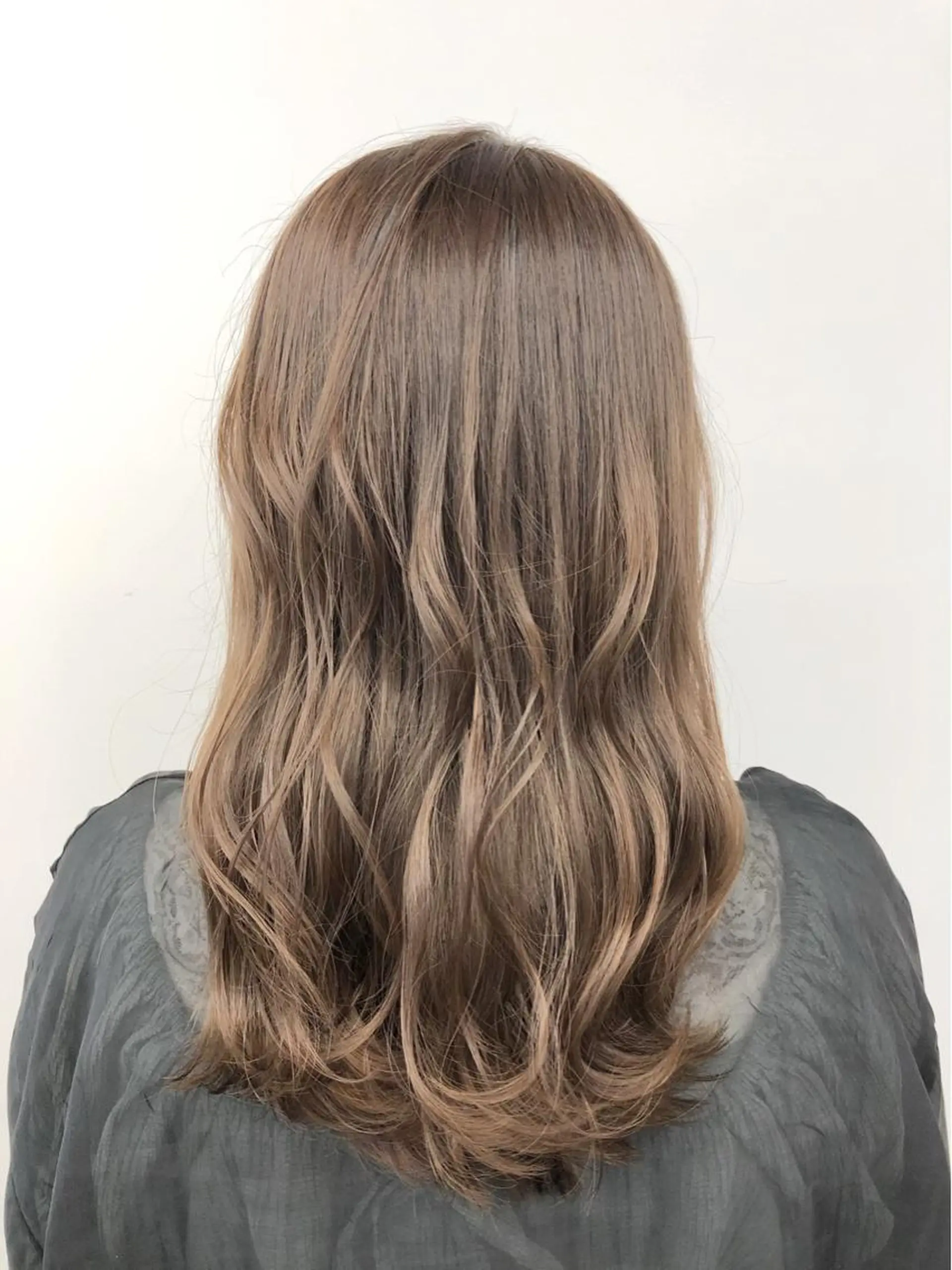 セミロング カラー 代表　YUKI ☆のヘアスタイル