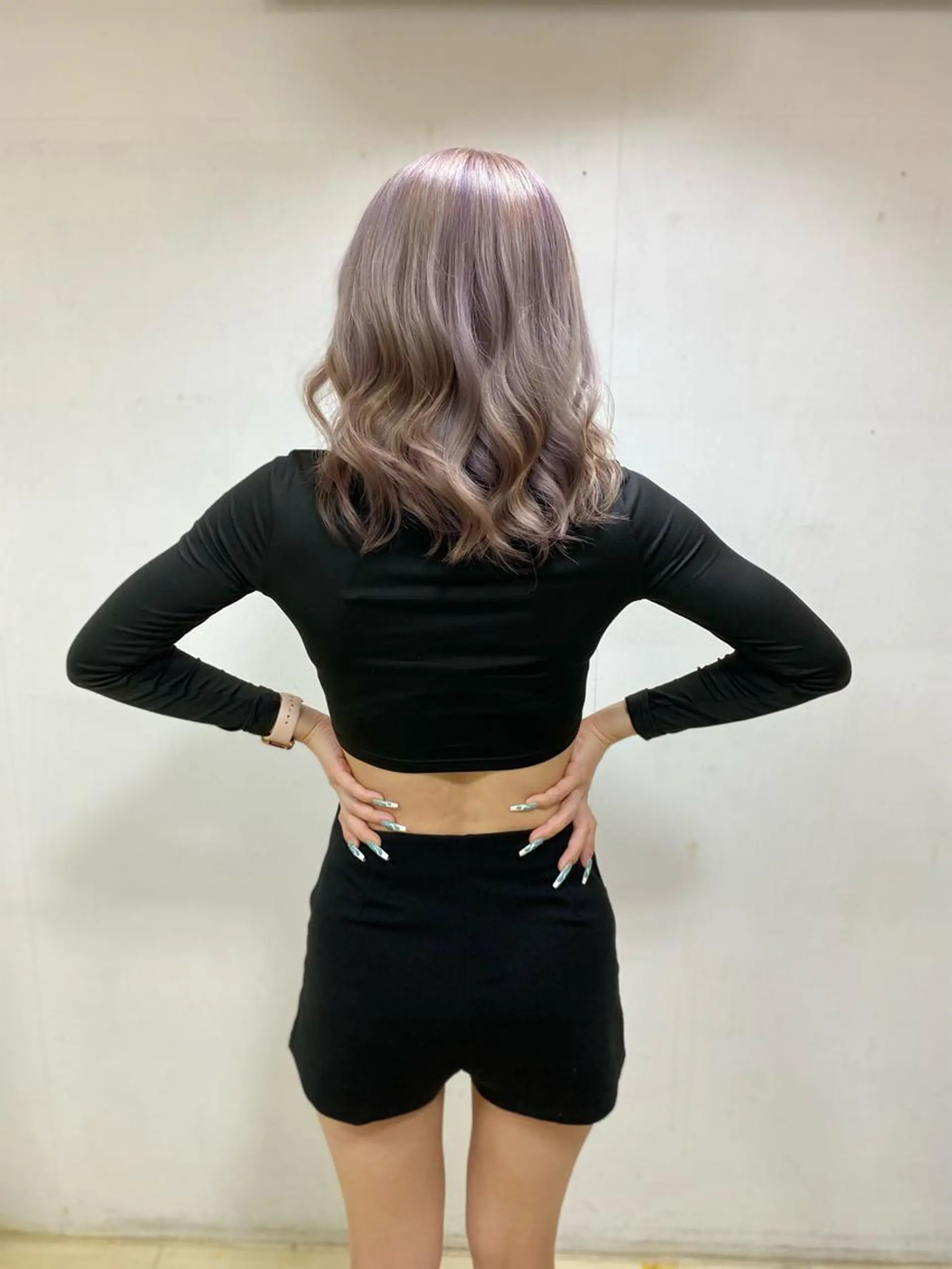 ミディアム カラー パーマ ヘアアレンジ メンズ キッズ ネイル マツエク・マツパ アイブロウ ヘアカラー トリートメント ブリーチ特化型✂️ ハイトーンカラー👨のヘアスタイル