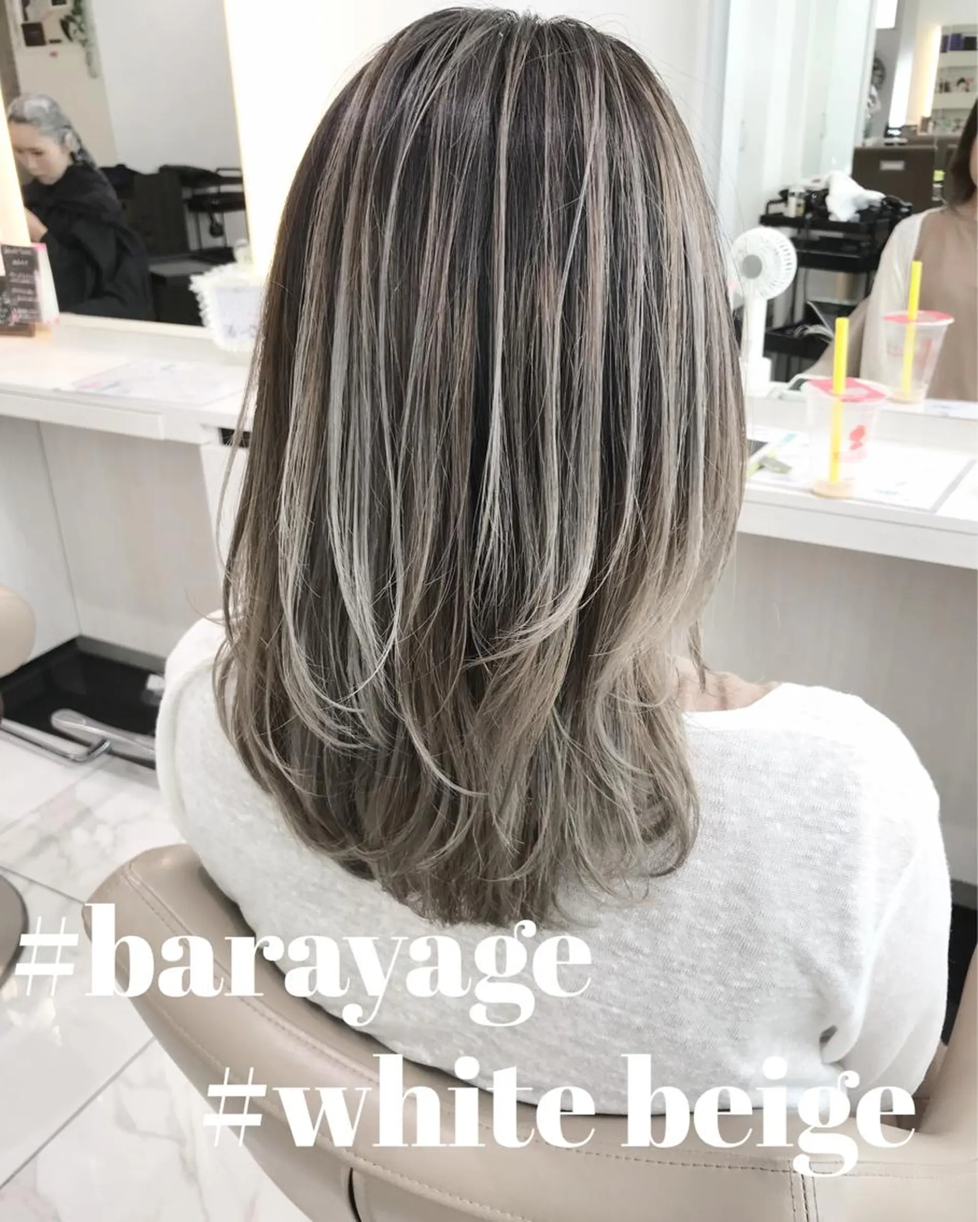 ミディアム カラー バレイヤージュ ベージュカラー ホワイトベージュ レイヤーカット カット ヘアカラー 山崎俊輔/髪質改善 /バレイヤージュのヘアスタイル