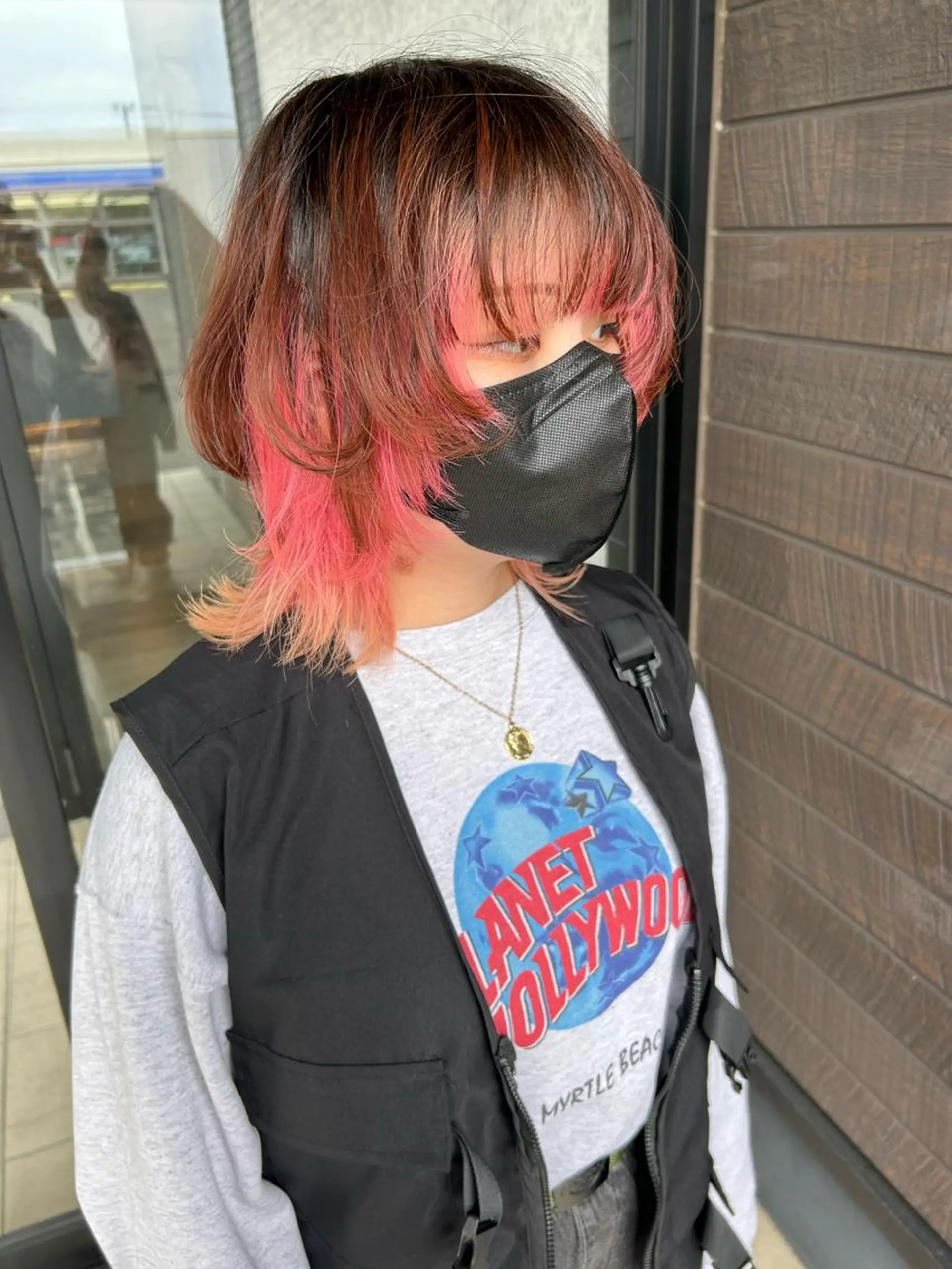 ミディアム レイヤーカット ウルフカット ヘアカラー Kobayashi ハイライト/ショートのヘアスタイル