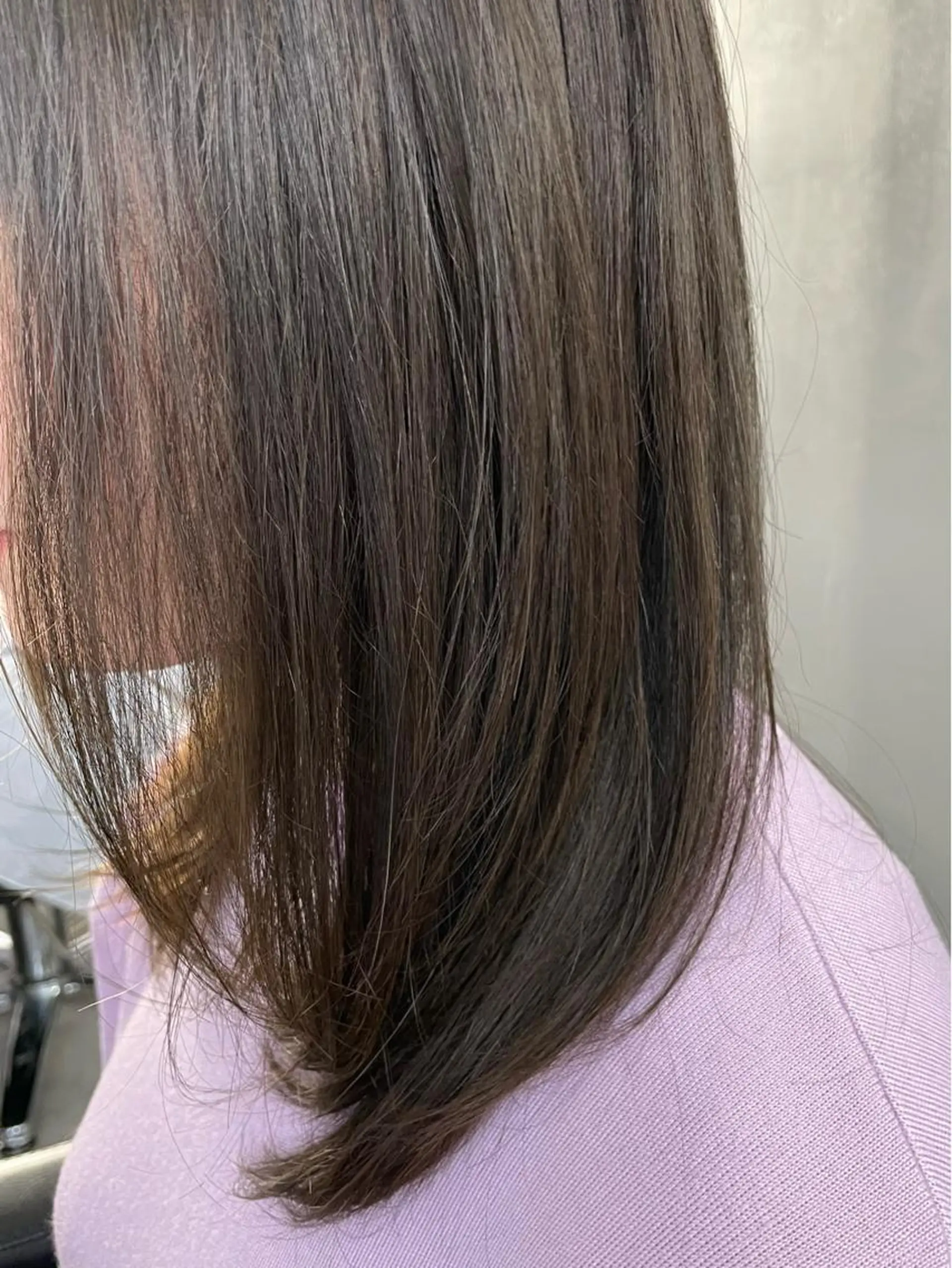 ミディアム カラー アッシュ ベージュカラー ブリーチ ブリーチなしカラー オリーブベージュ カット ヘアカラー トリートメント ブリーチなし透明感 タケザワミキのヘアスタイル