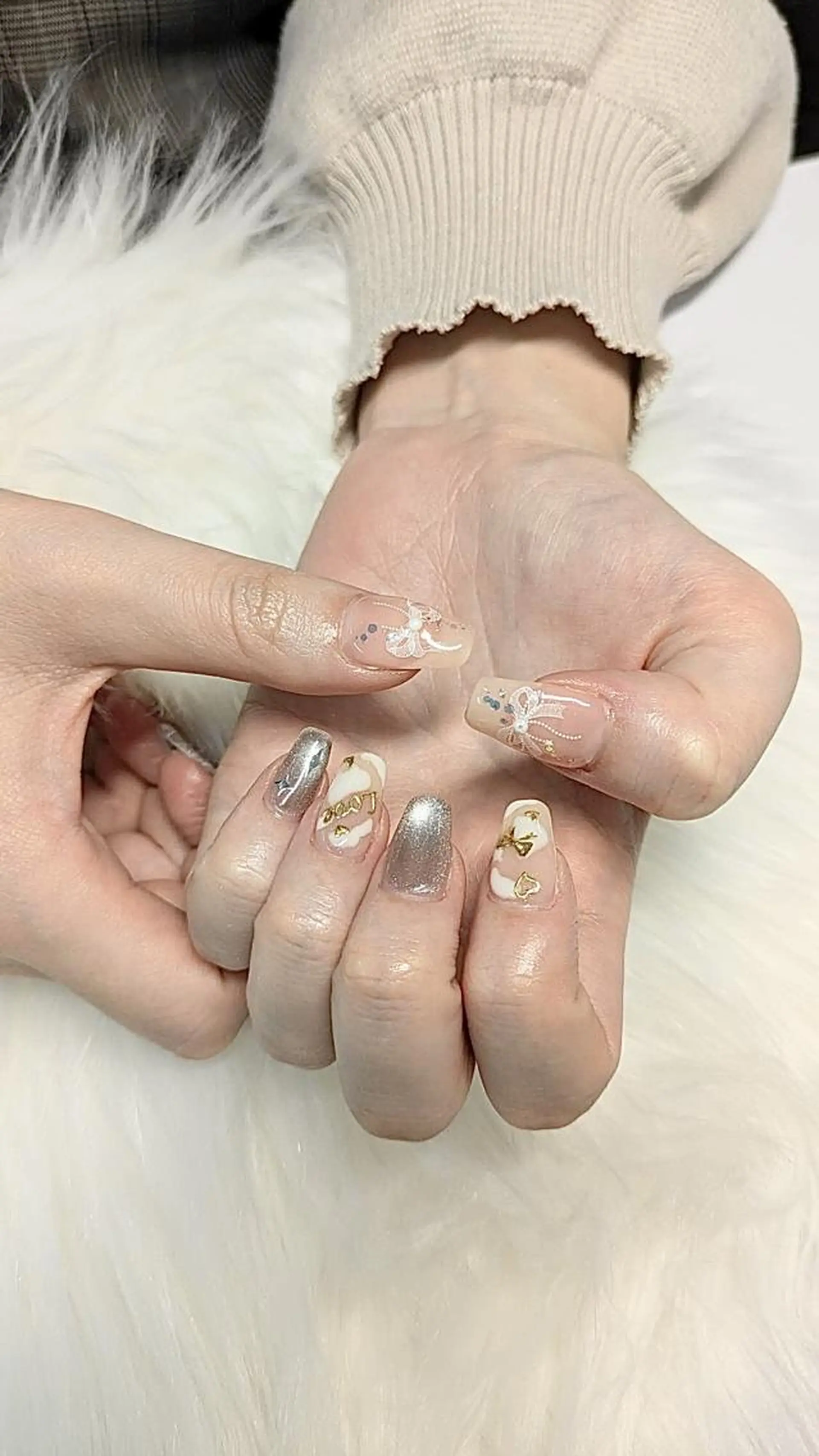 ネイル オーロラネイル チークネイル 長さ出し フットネイル フレンチネイル ハンドネイル リラネイル Aikenのネイルデザイン