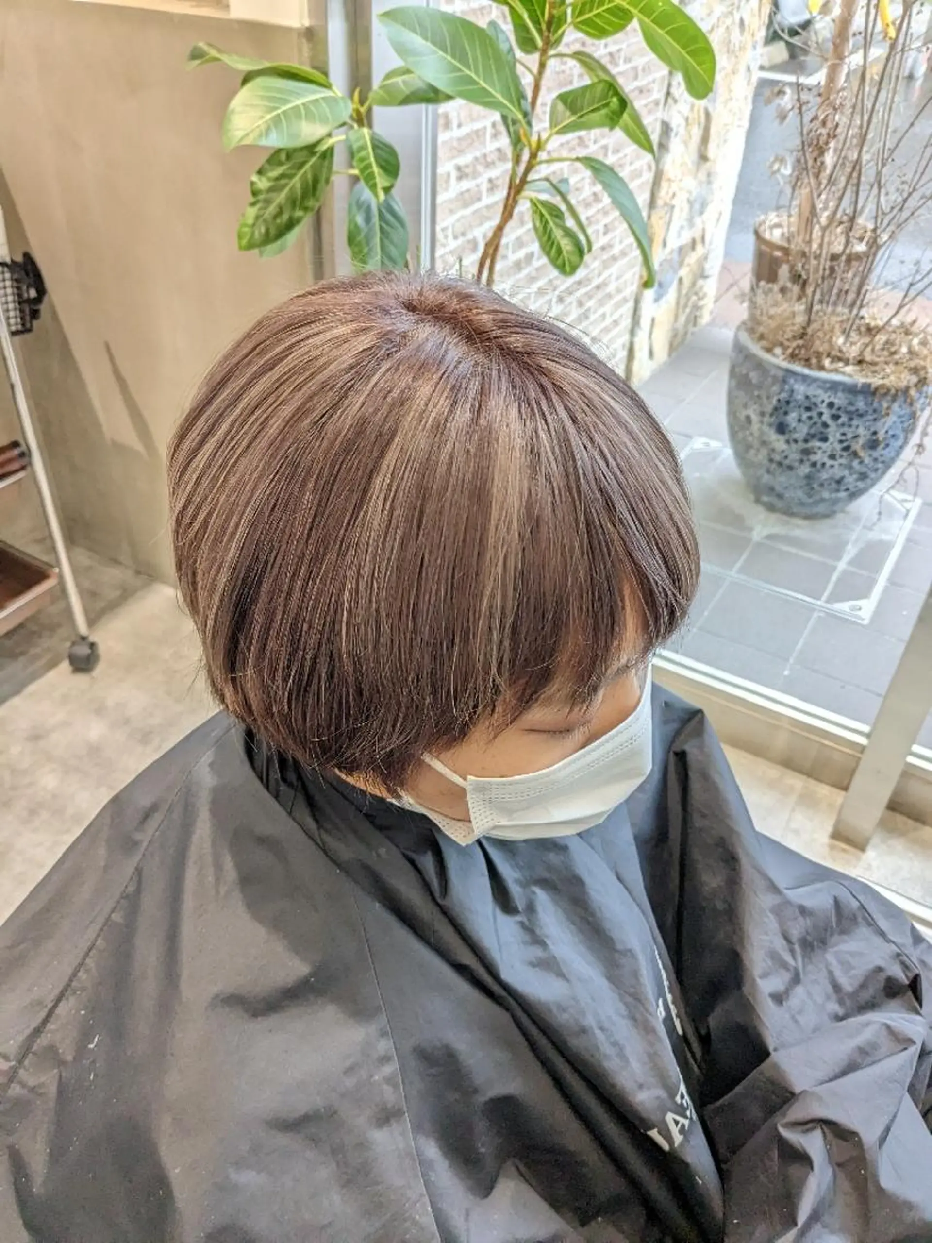 ミディアム カラー ベージュカラー ブリーチ ケアブリーチ ハイライトカラー ハイライト 山口 惇史のヘアスタイル