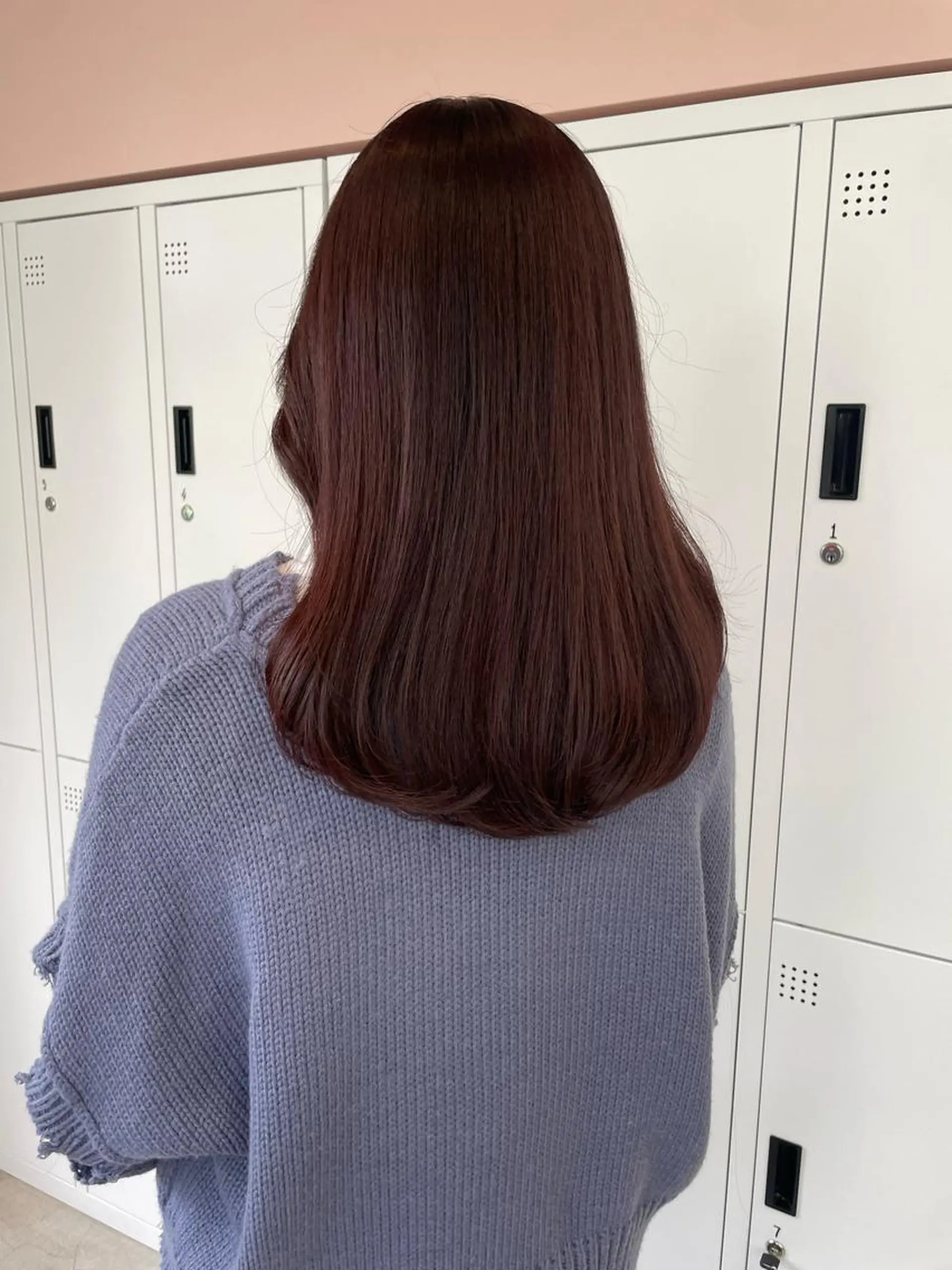 カラー 若月 あやかのヘアスタイル