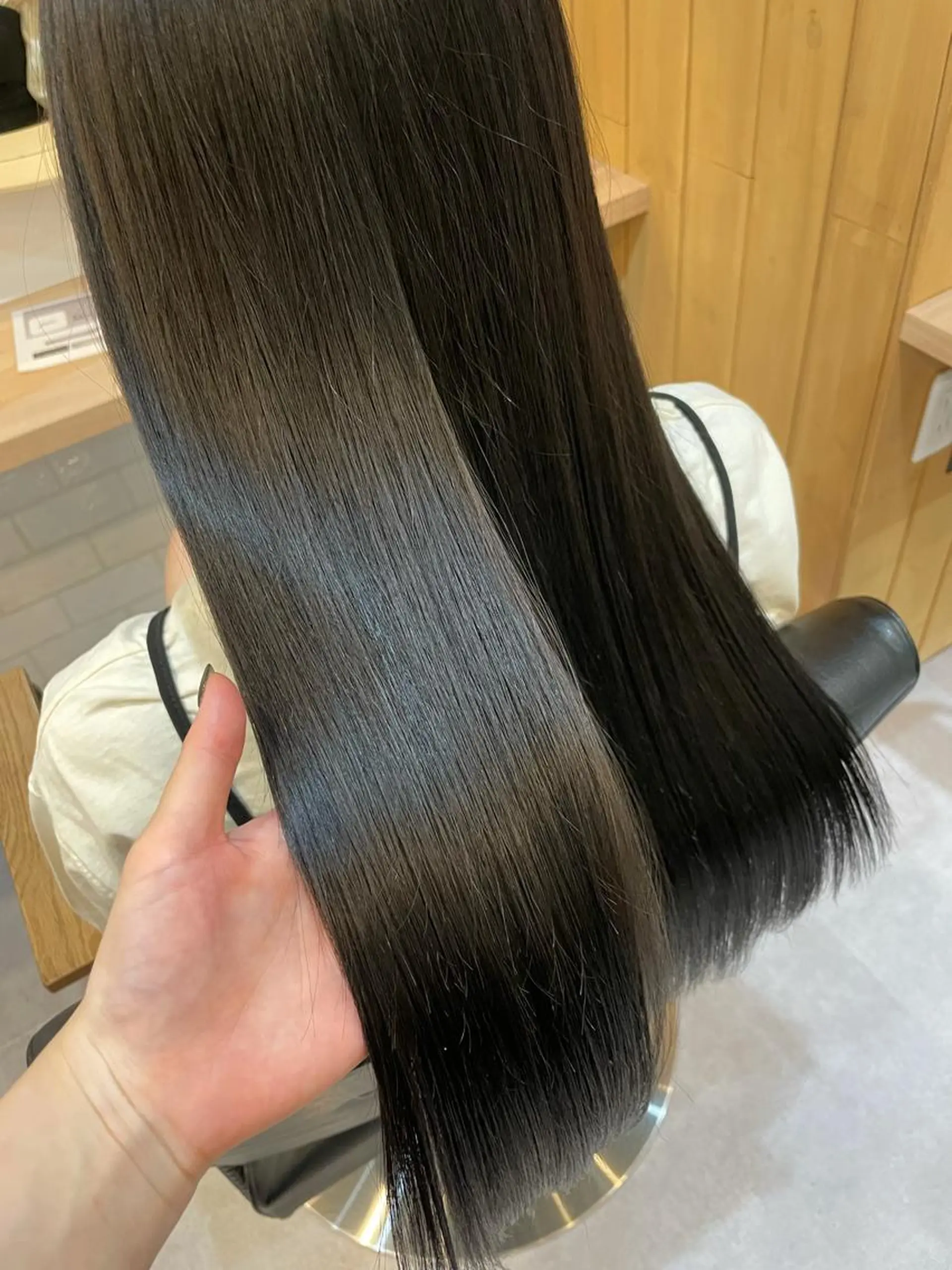 ロング カラー akane .のヘアスタイル