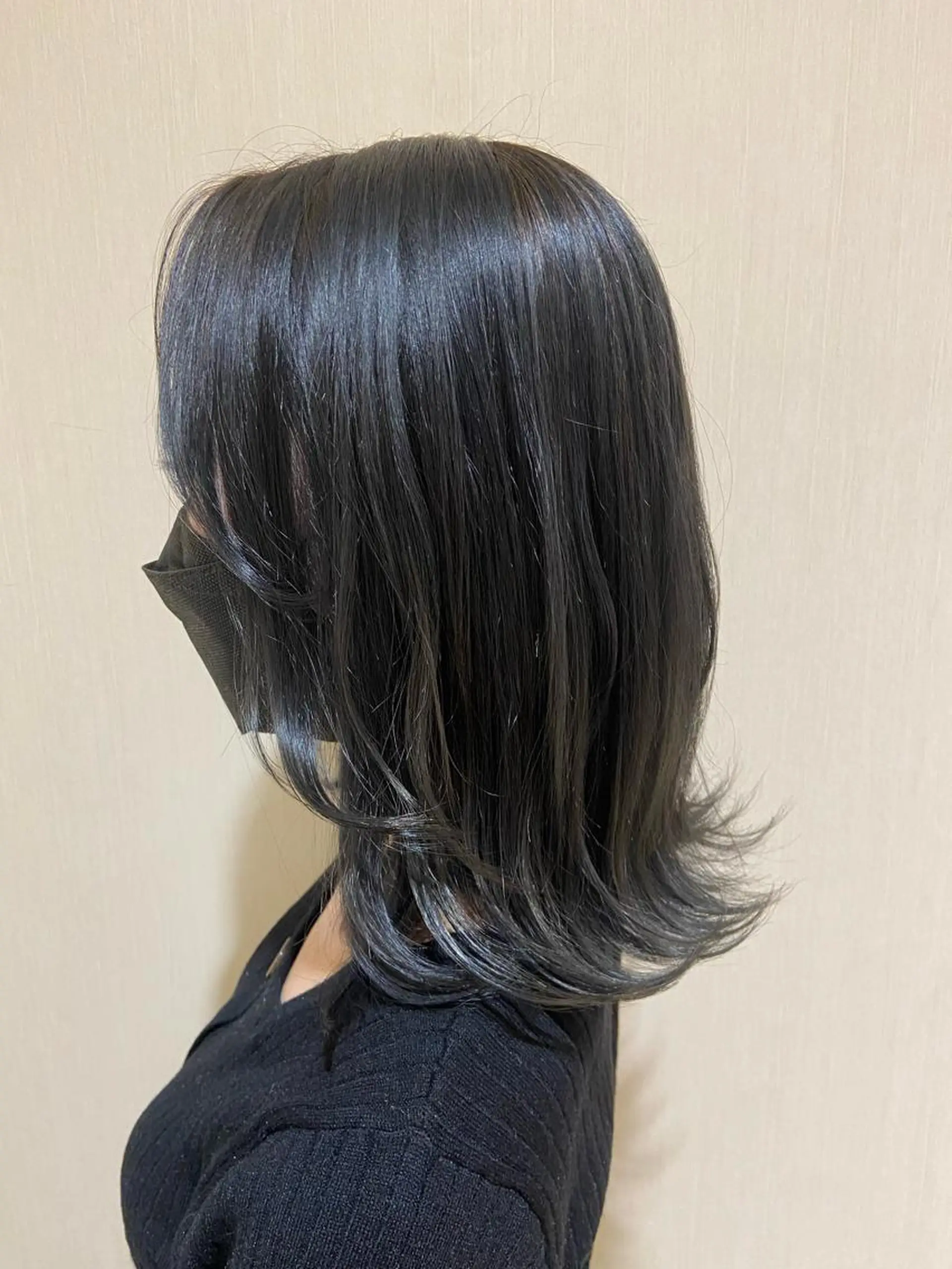 ミディアム カラー ブルーカラー シルバー 🦋髪質改善🦋 眞井琴美のヘアスタイル