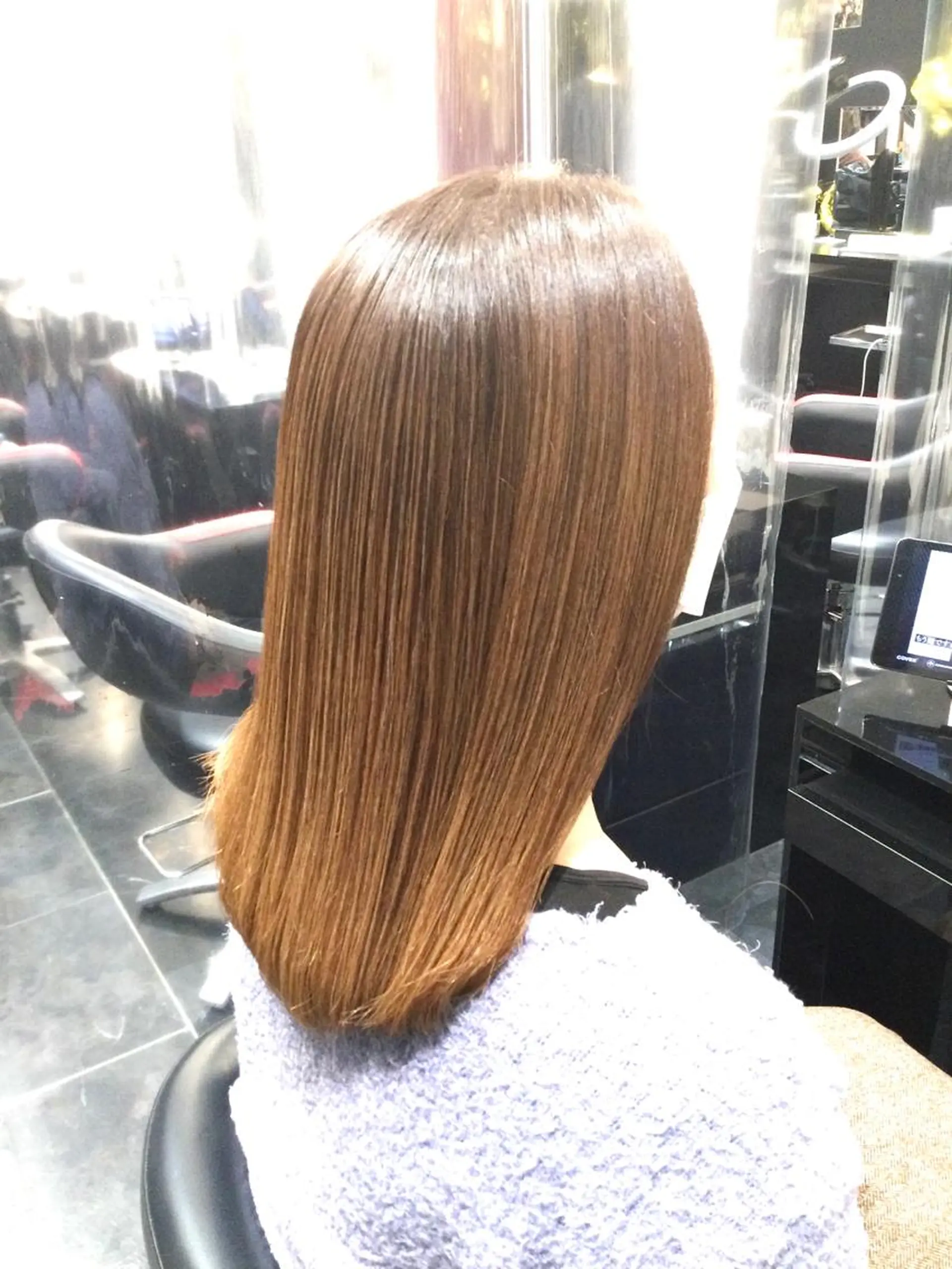 セミロング カラー Annon プライベートサロンのヘアスタイル