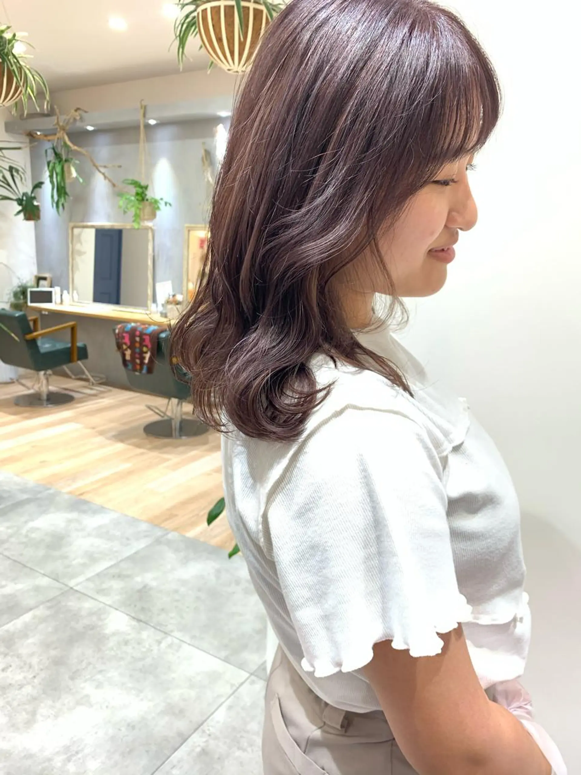 ミディアム カラー 吉原 由菜のヘアスタイル