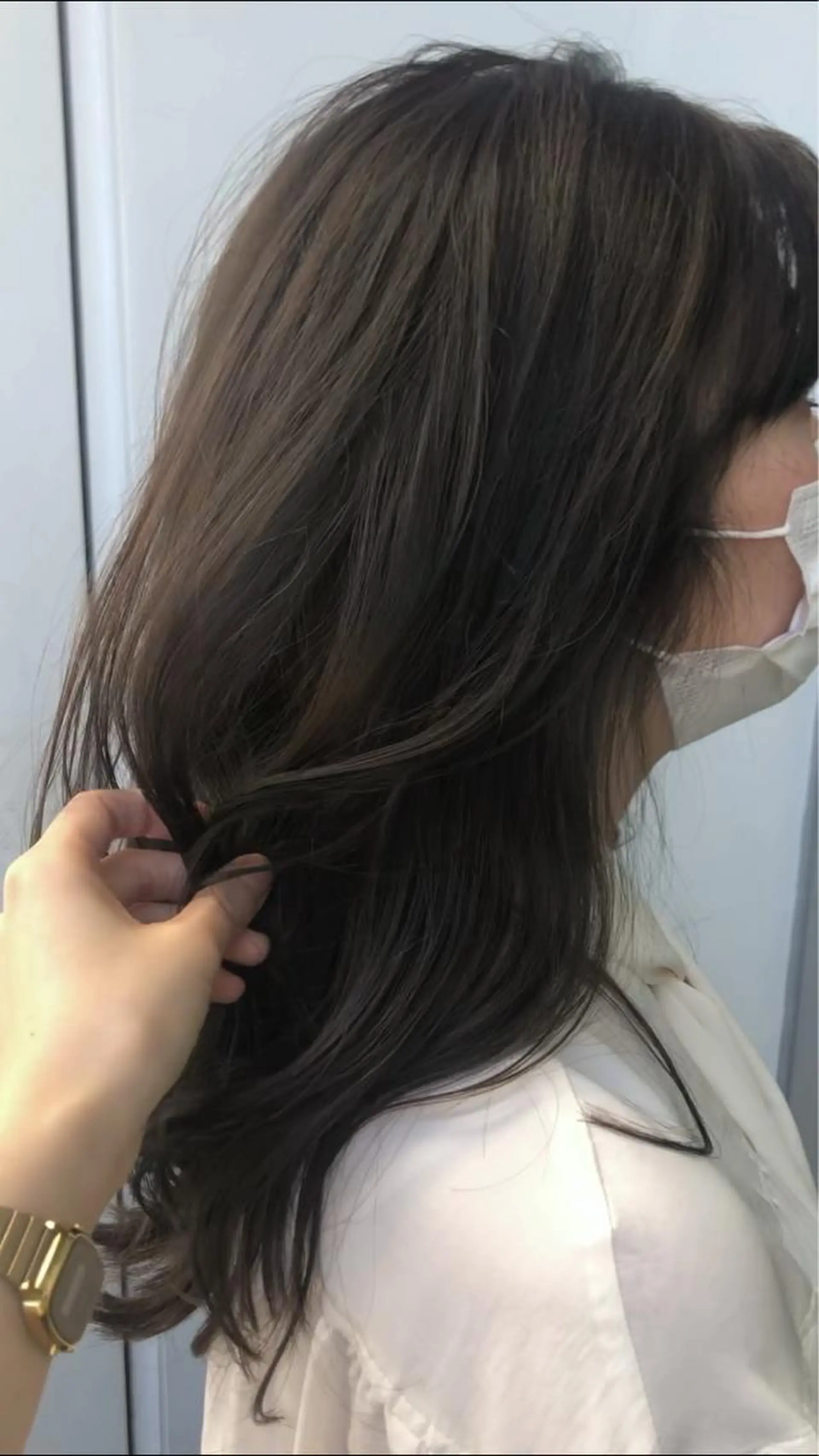 ロング カラー ベージュカラー 透明感カラー オリーブベージュ 韓国風ヘア カット ヘアカラー 本山　くせ毛のカット 尾島光季のヘアスタイル