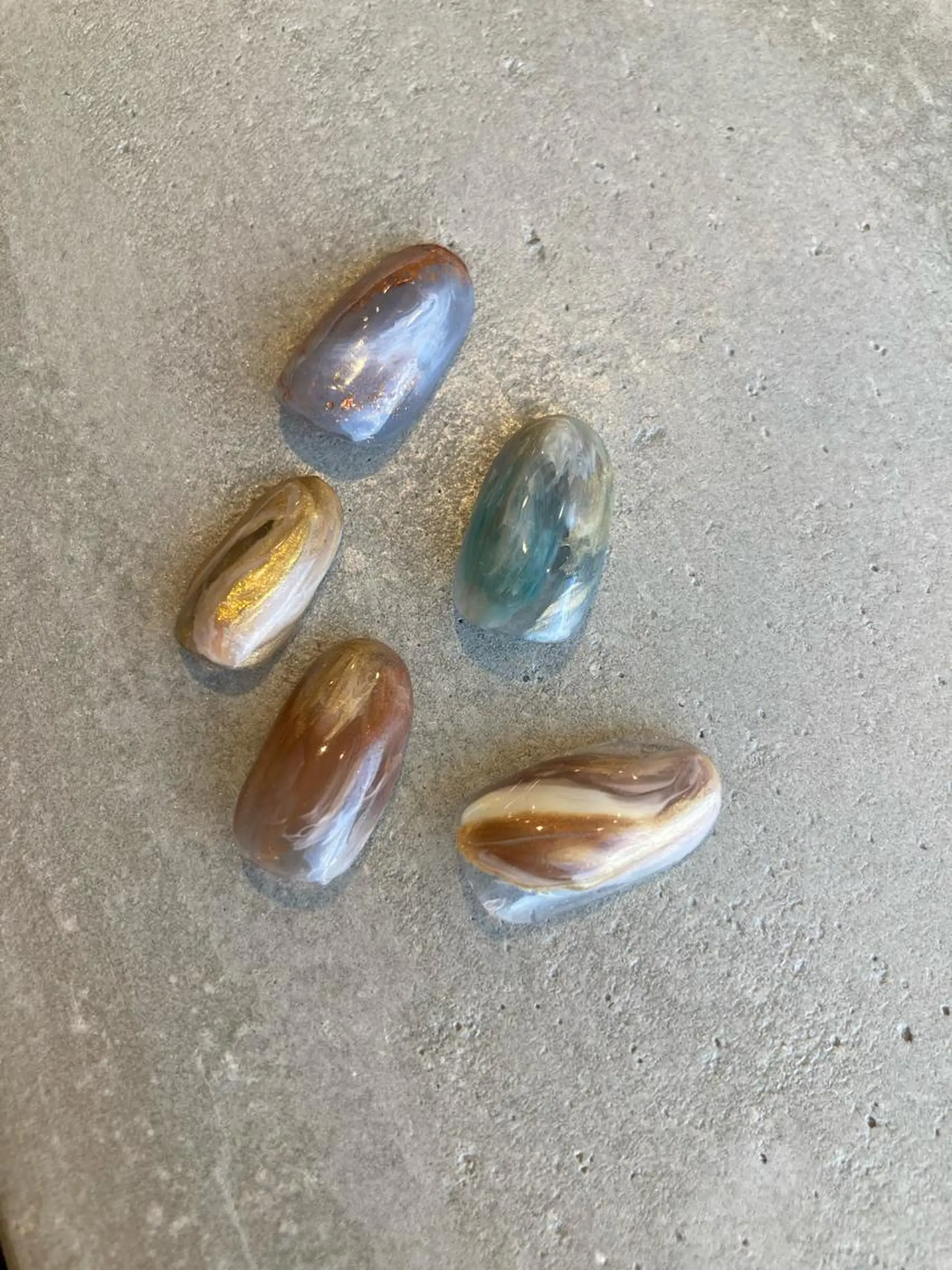 ネイル ニュアンスネイル mano+所属・砂田 はるかのネイルデザイン