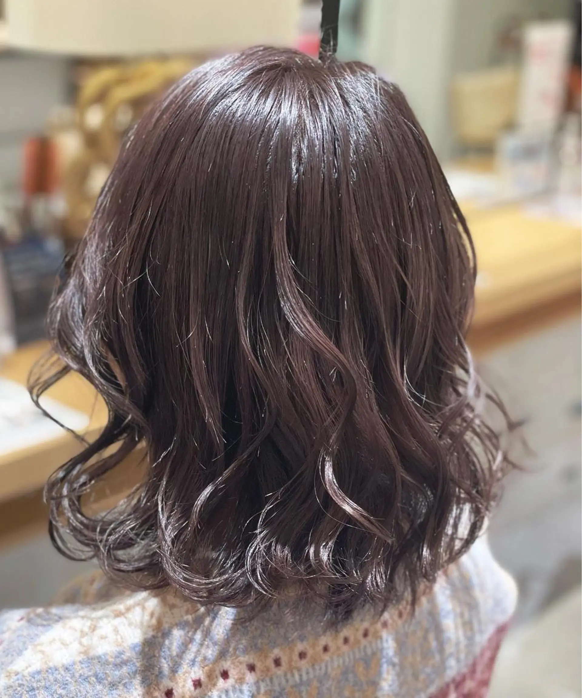 ミディアム パープルカラー 高木 櫻のヘアスタイル