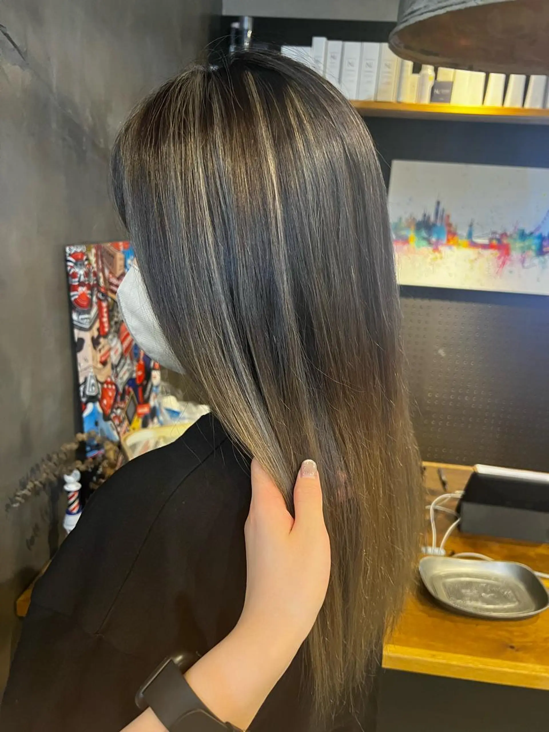 セミロング カラー バレイヤージュ ブリーチ グレージュ レイヤーカット ミヨシマユ✨ チーフ就任記念🌈のヘアスタイル