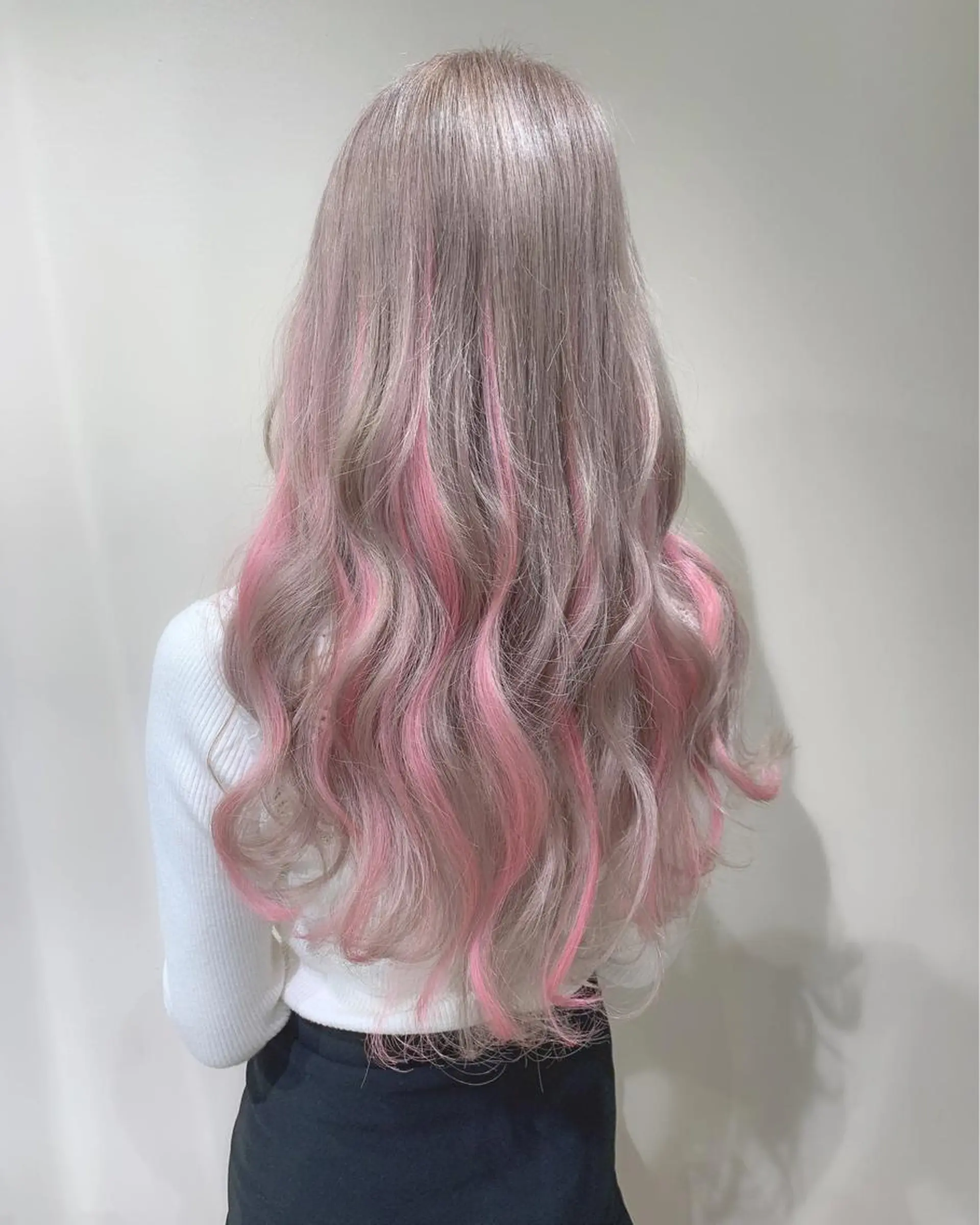 ロング カラー シールエクステ ブリーチ ケアブリーチ デザインカラー ハイトーンカラー ヘアカラー トリートメント 渋谷🤍ブリーチの神 🤍Yudaiのヘアスタイル