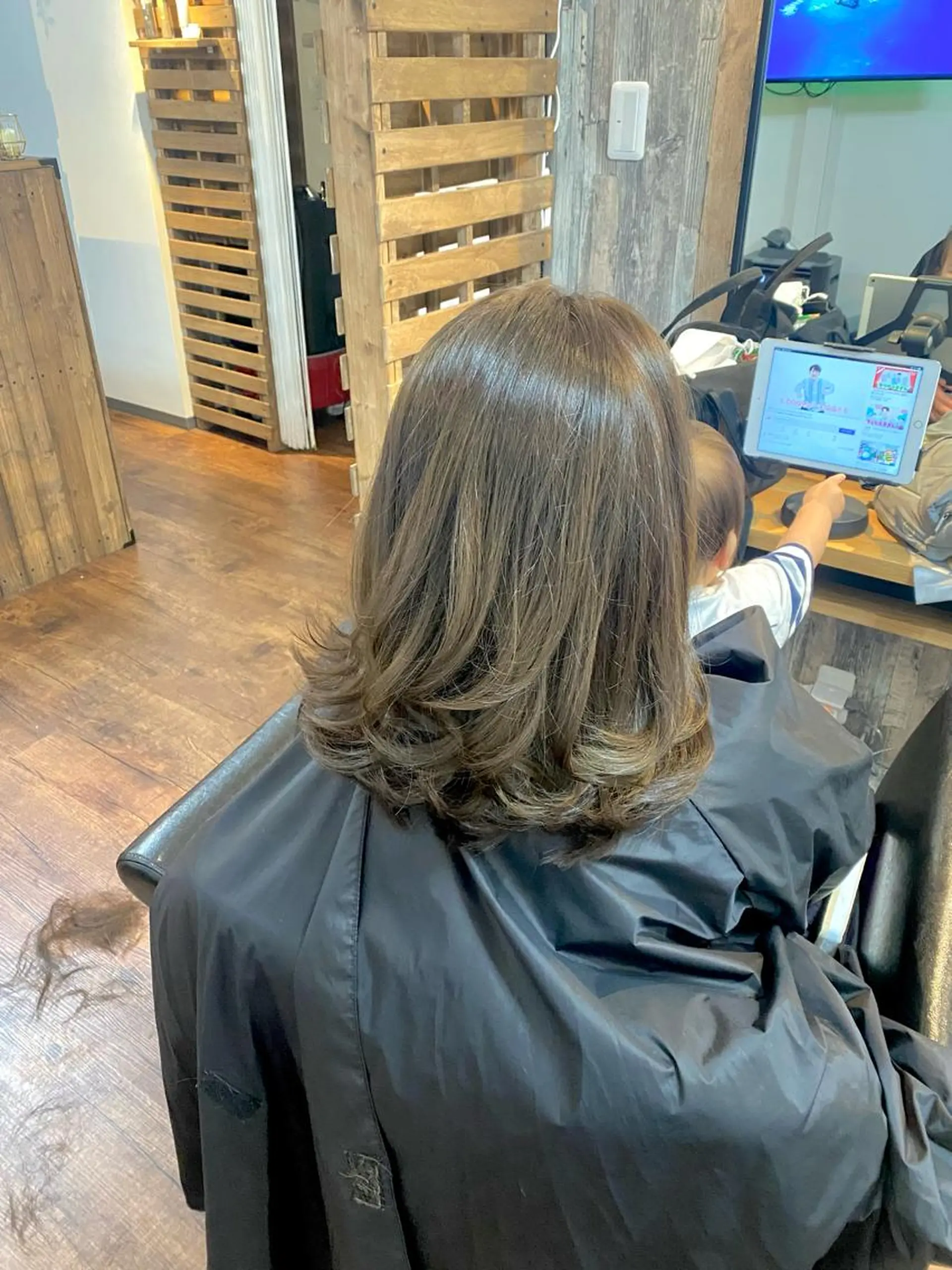 セミロング カラー アッシュ ボブ レイヤーカット カット ヘアカラー Lizir  ルズィール所属・Luzir⭐︎ GEN⭐︎のヘアスタイル