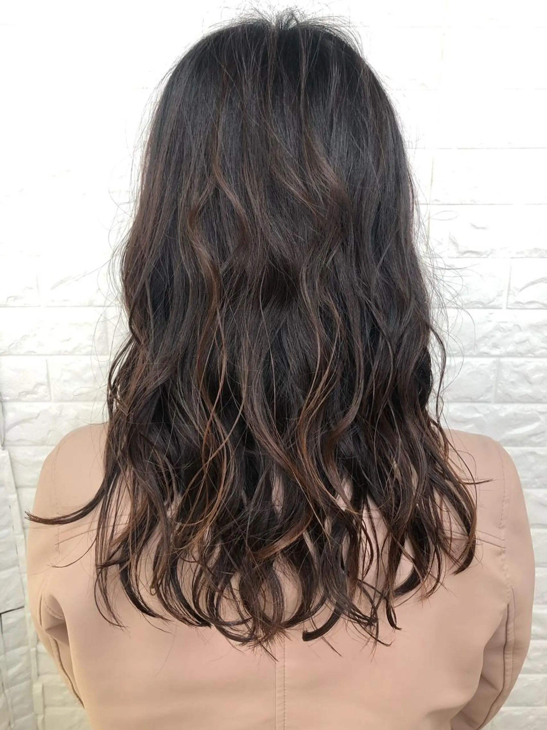 セミロング カラー パーマ/ハイトーン スパイキー/神田正紀のヘアスタイル