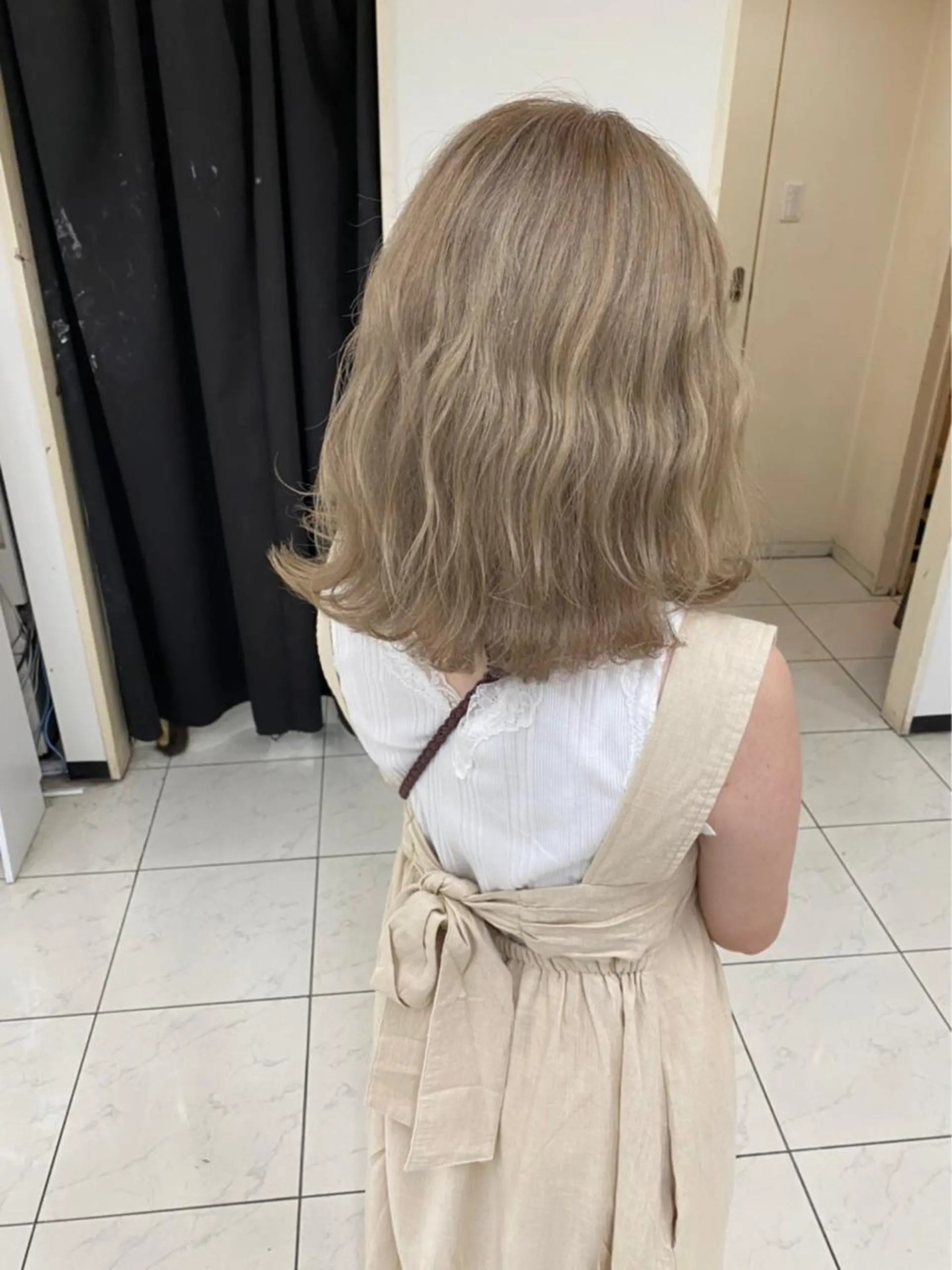 ミディアム カラー 有人/バレイヤージュ /シャドールーツのヘアスタイル