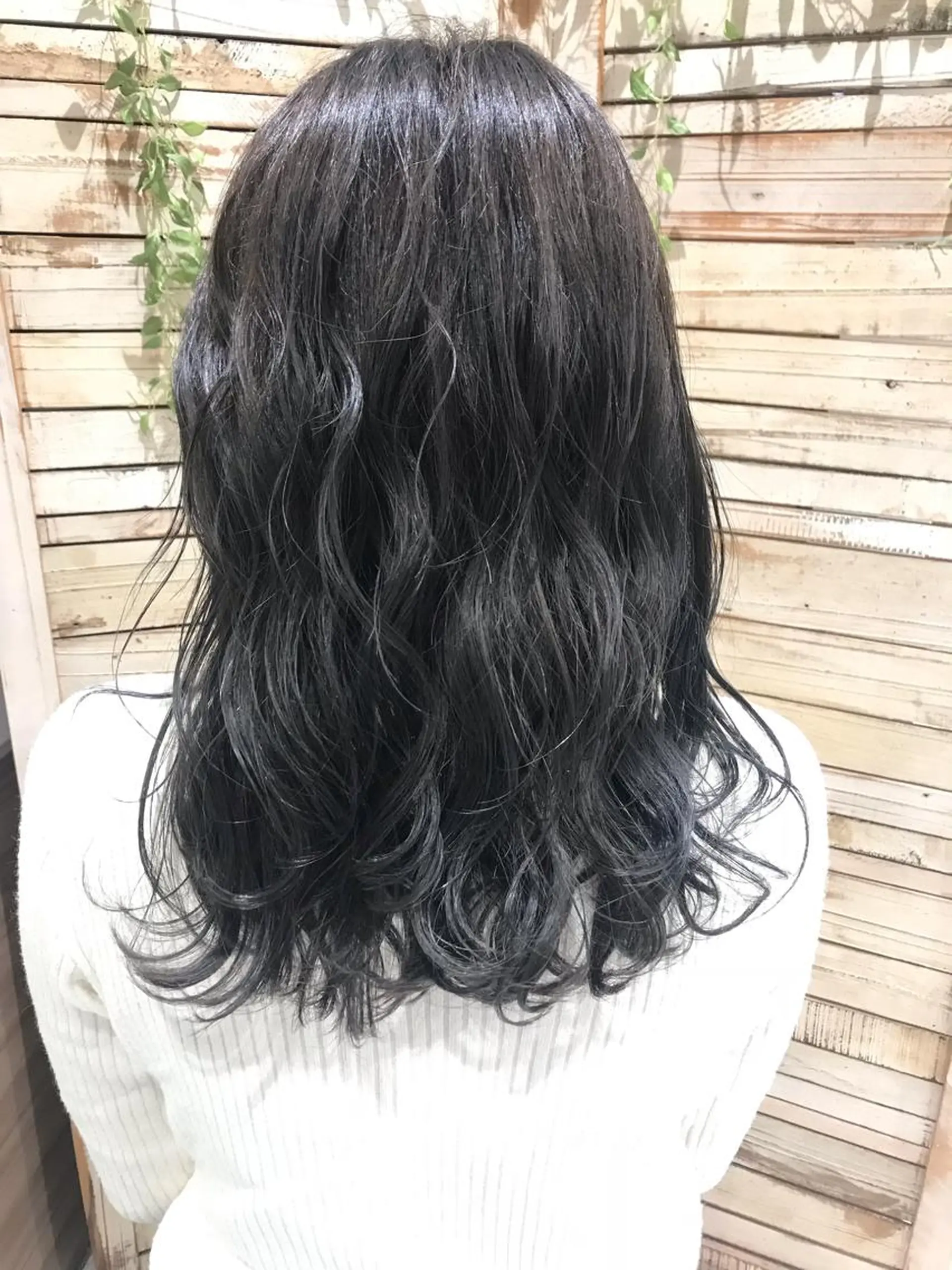セミロング カラー 島袋 ナオユキのヘアスタイル