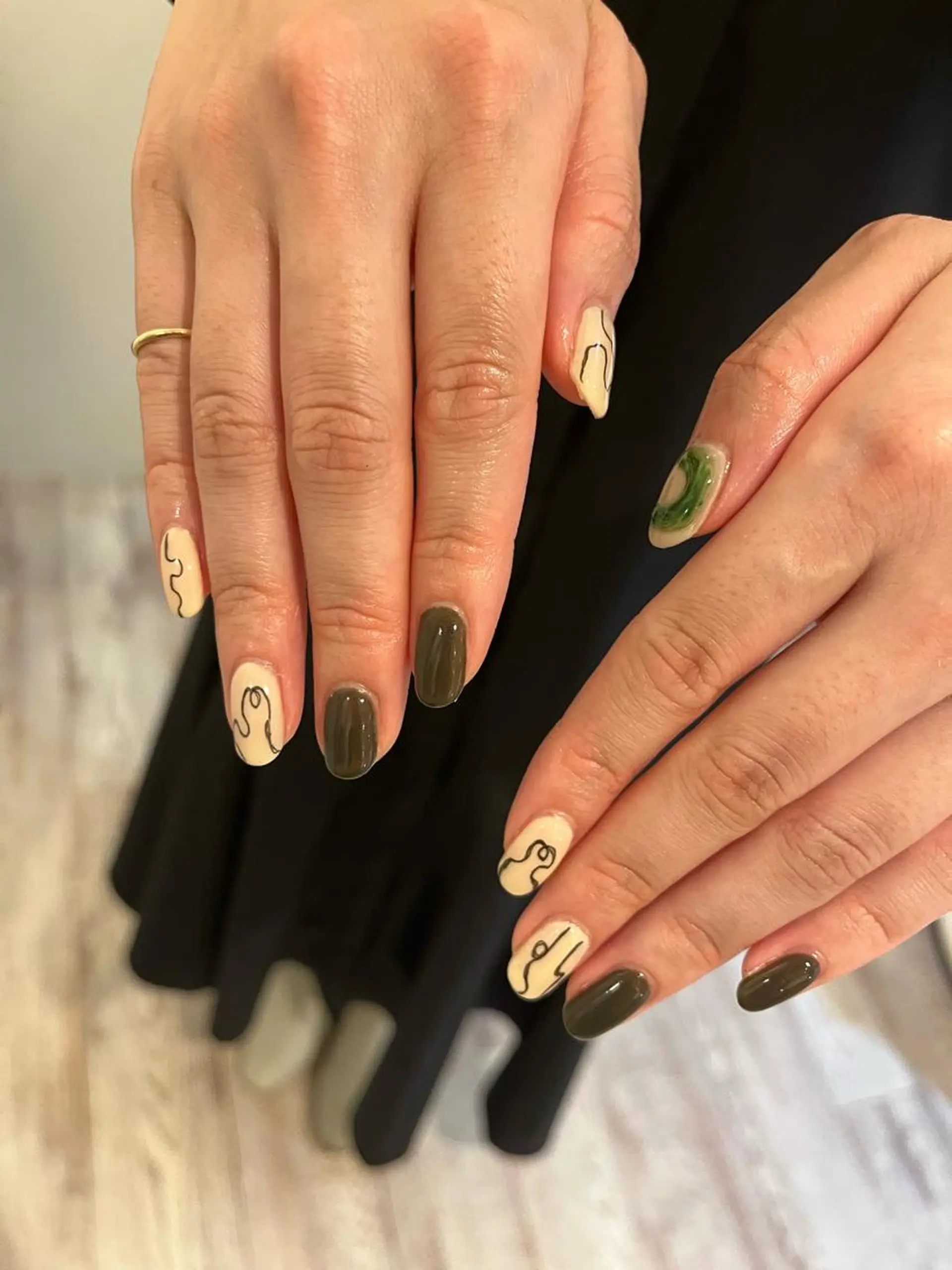 ネイル ハンドネイル une／YUKINA 🫧大人nuanceのネイルデザイン