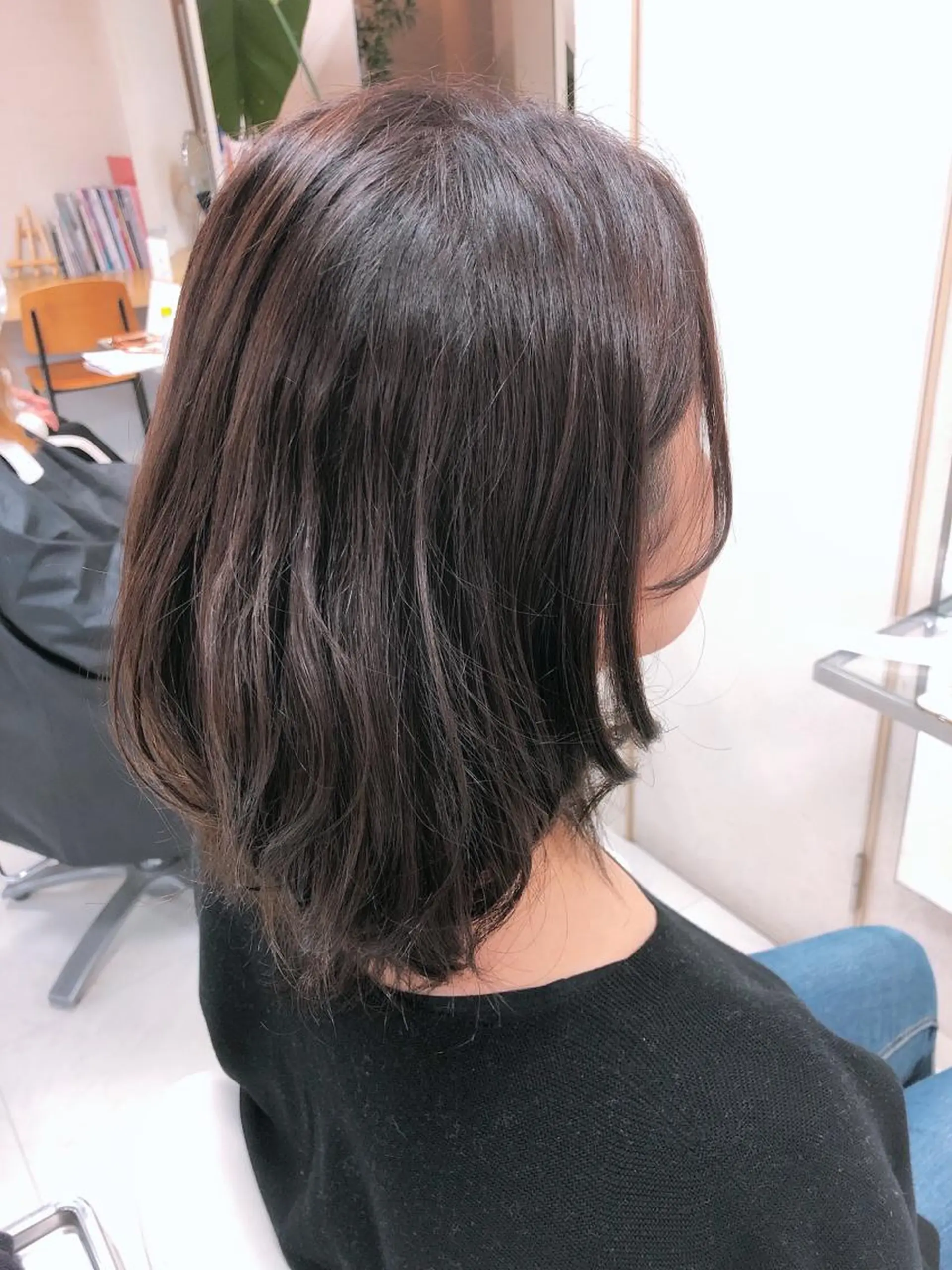 ミディアム 阿部 美咲のヘアスタイル