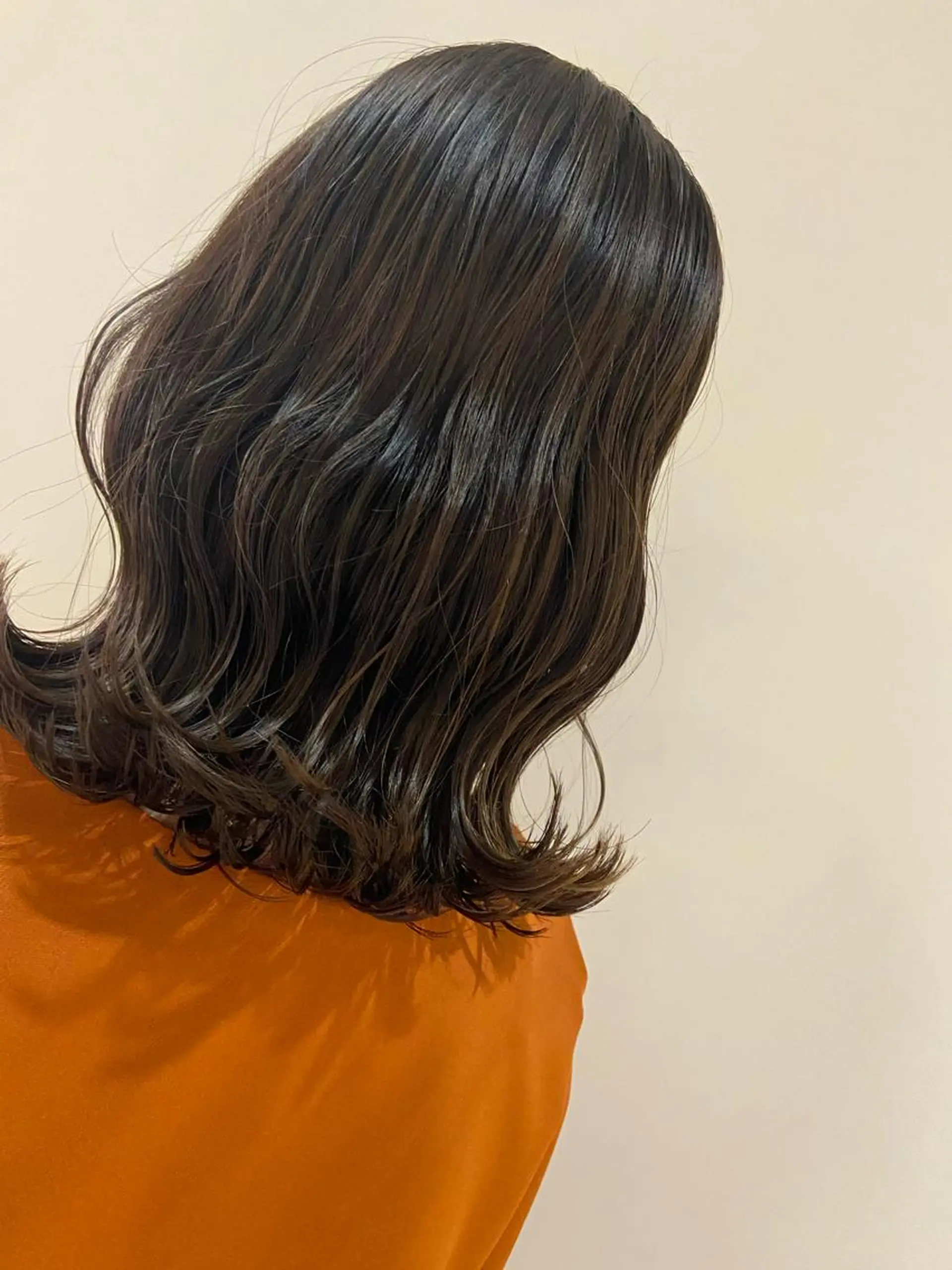 カラー アッシュ アッシュグレー 透明感カラー 大塚 夏生のヘアスタイル