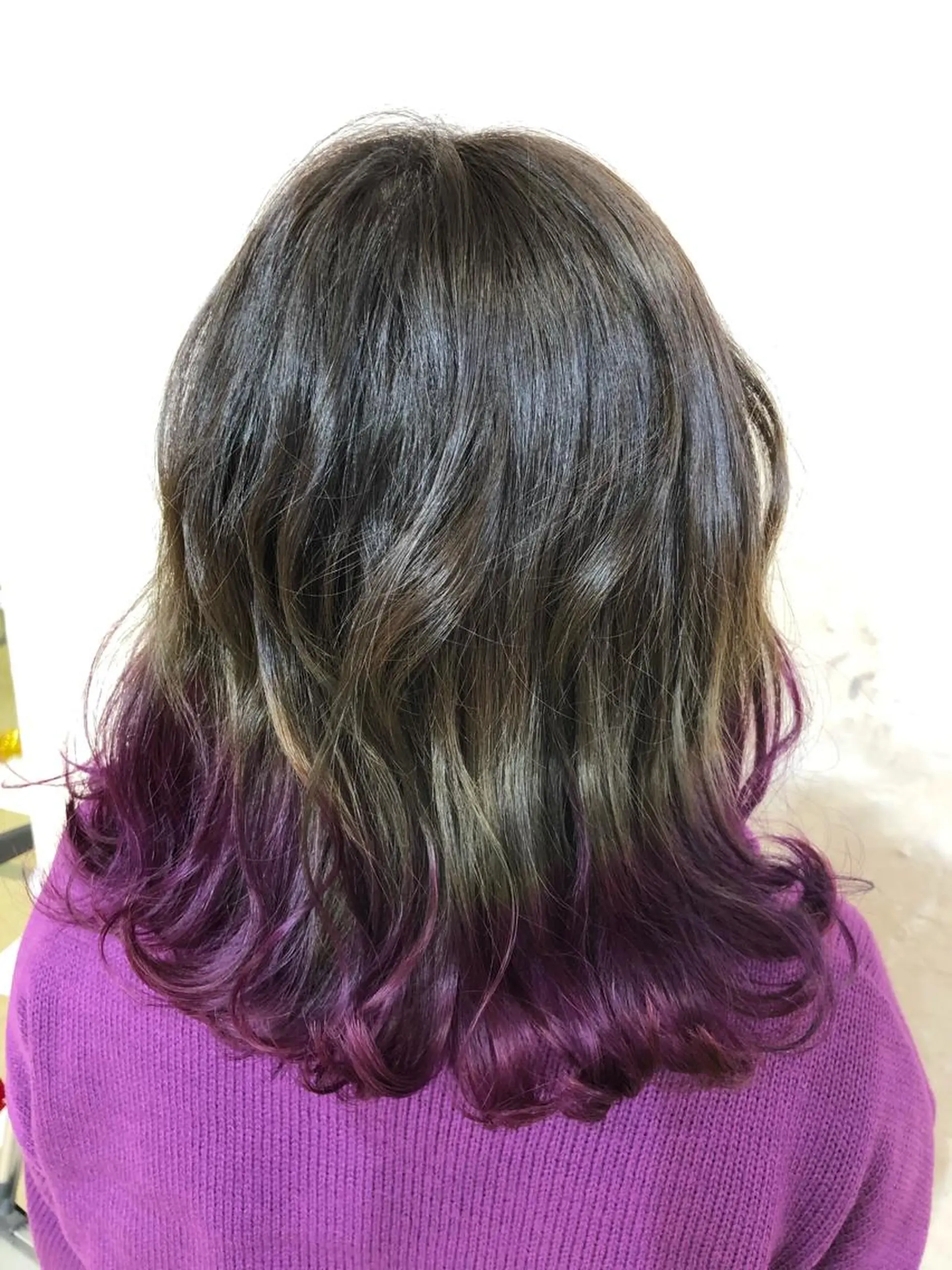 ミディアム カラー ショートボブ アディクシーカラー デザインカラー ダブルカラー グラデーションカラー uno pulir【ウノプリール】西梅田ハービスプラザ店所属・海外レイヤー/ 梅田美容室のヘアスタイル