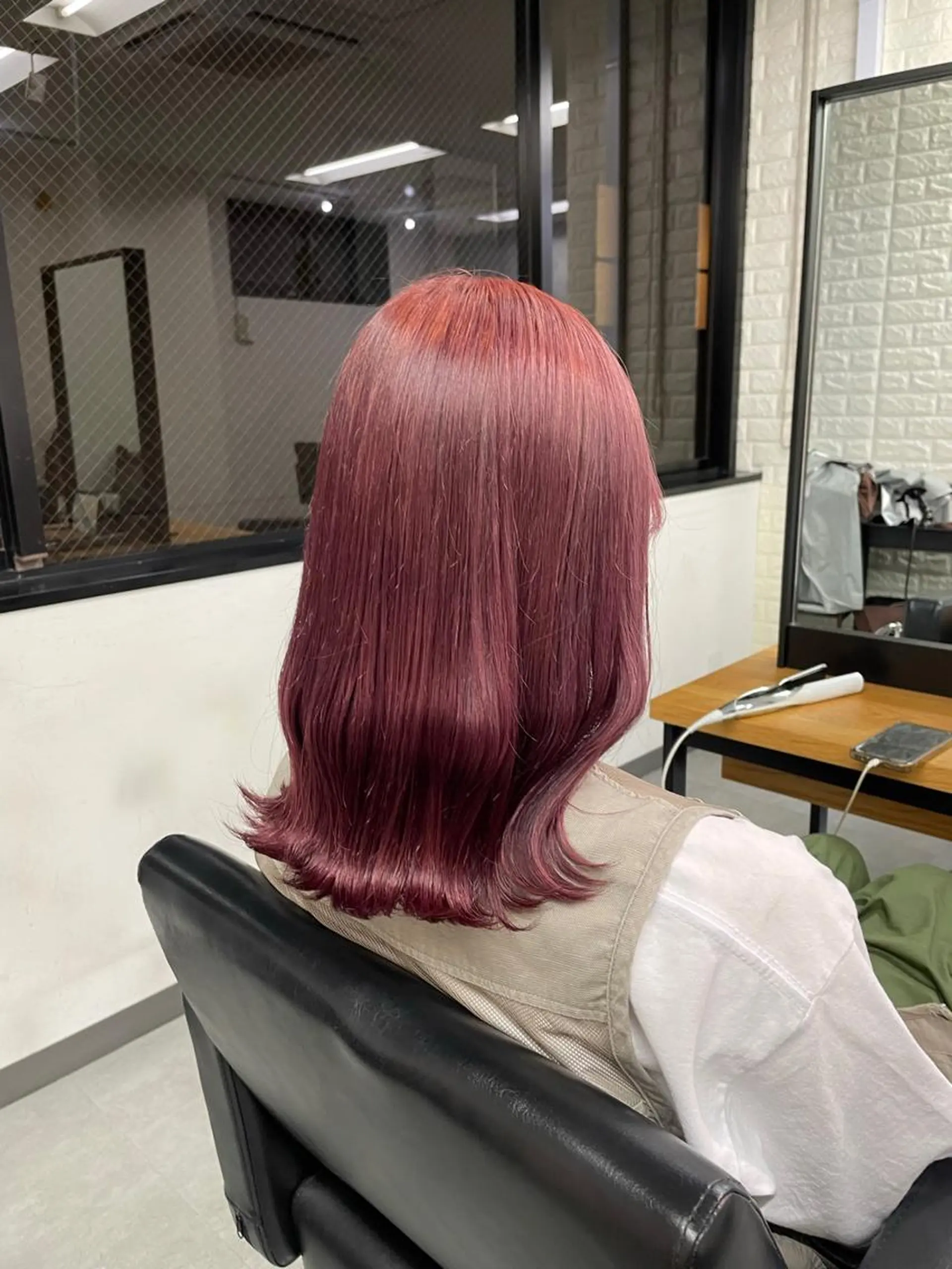 ミディアム ボブ 顔周りカット ハイライト 髪質改善 韓国風ヘア 新宿/韓国レイヤー/ 髪質改善/佐藤航のヘアスタイル