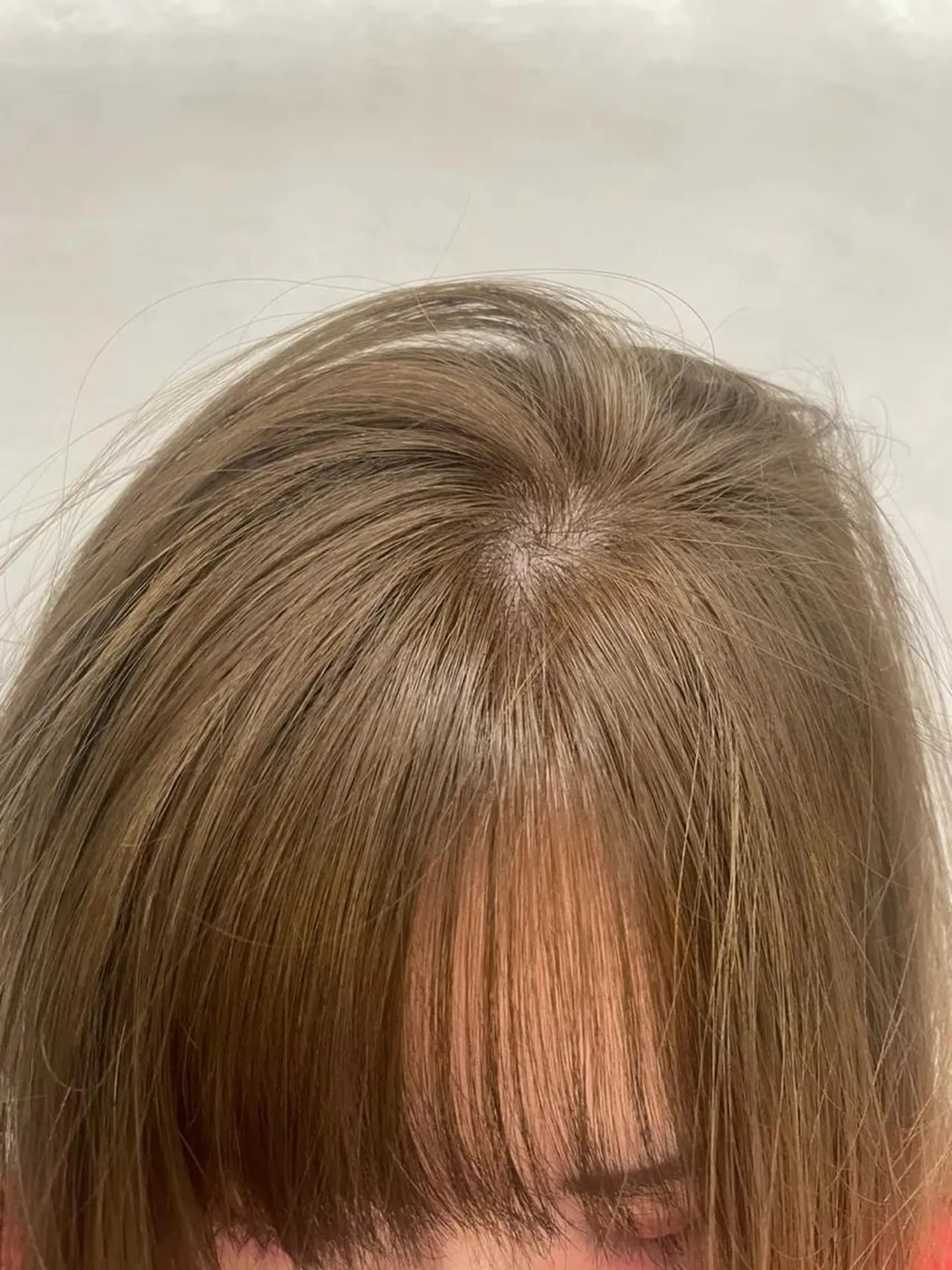 カラー ブリーチ 鶴井 美空のヘアスタイル