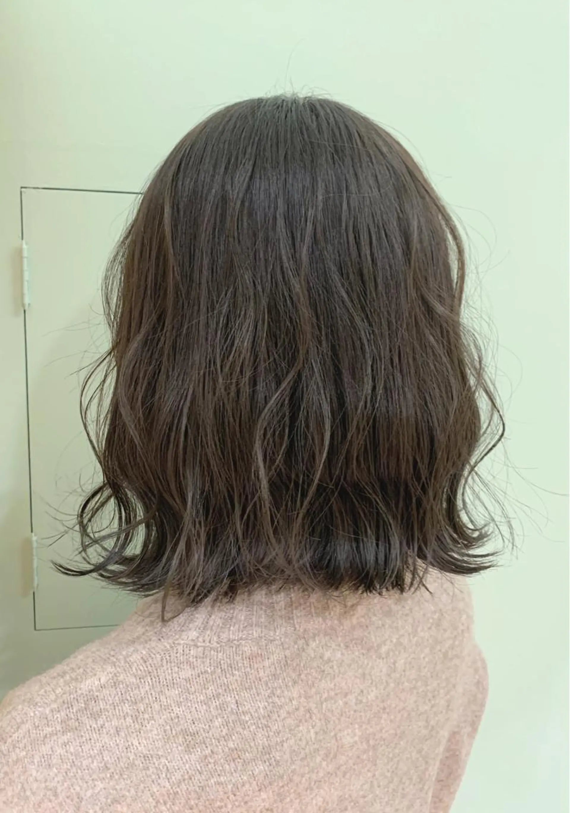カラー グレージュ オリーブグレージュ オリーブグレー 村松 萌のヘアスタイル