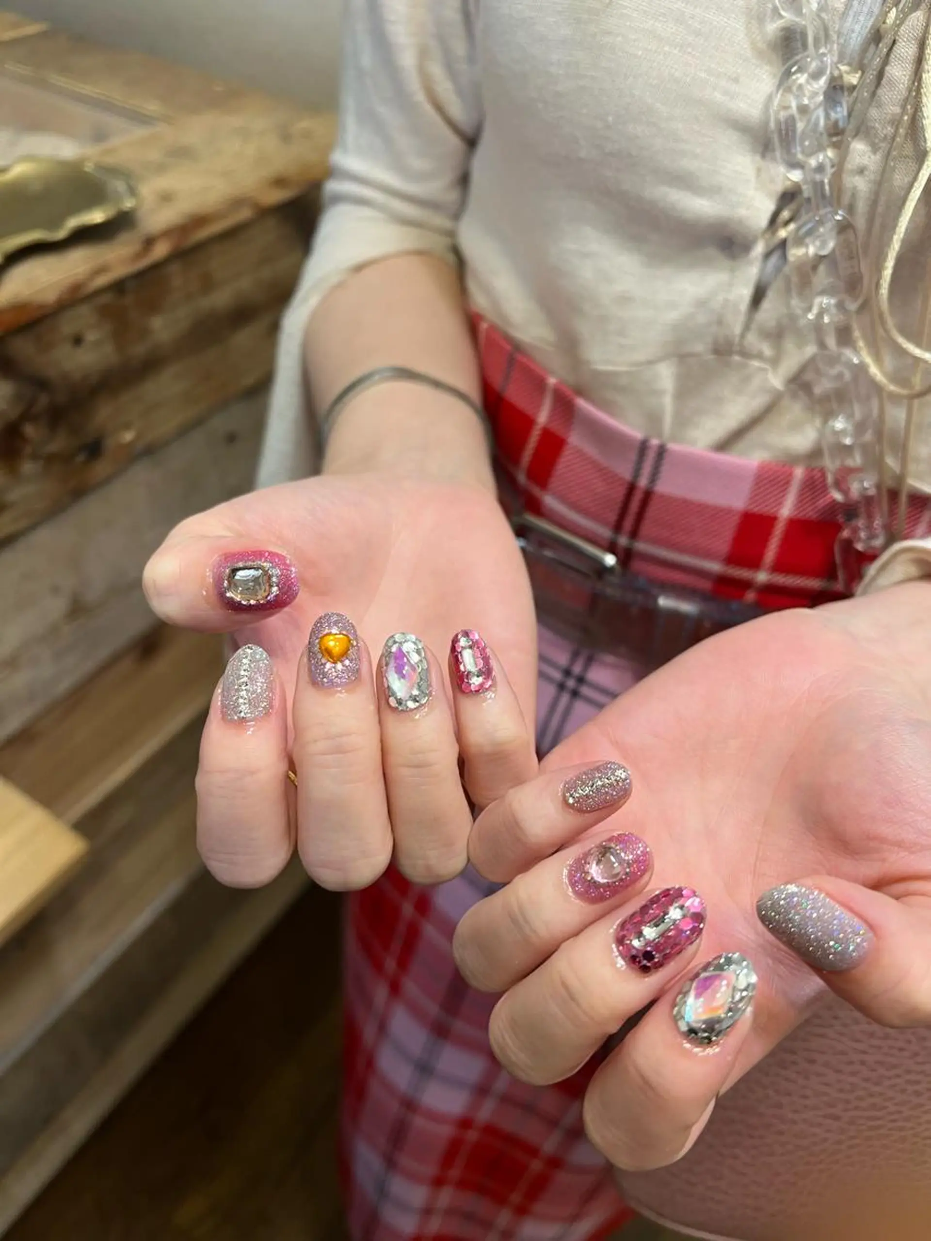 ネイル ハンドネイル フットネイル ハンドケア Nes.Nail所属・Miyagi Asamiのネイルデザイン