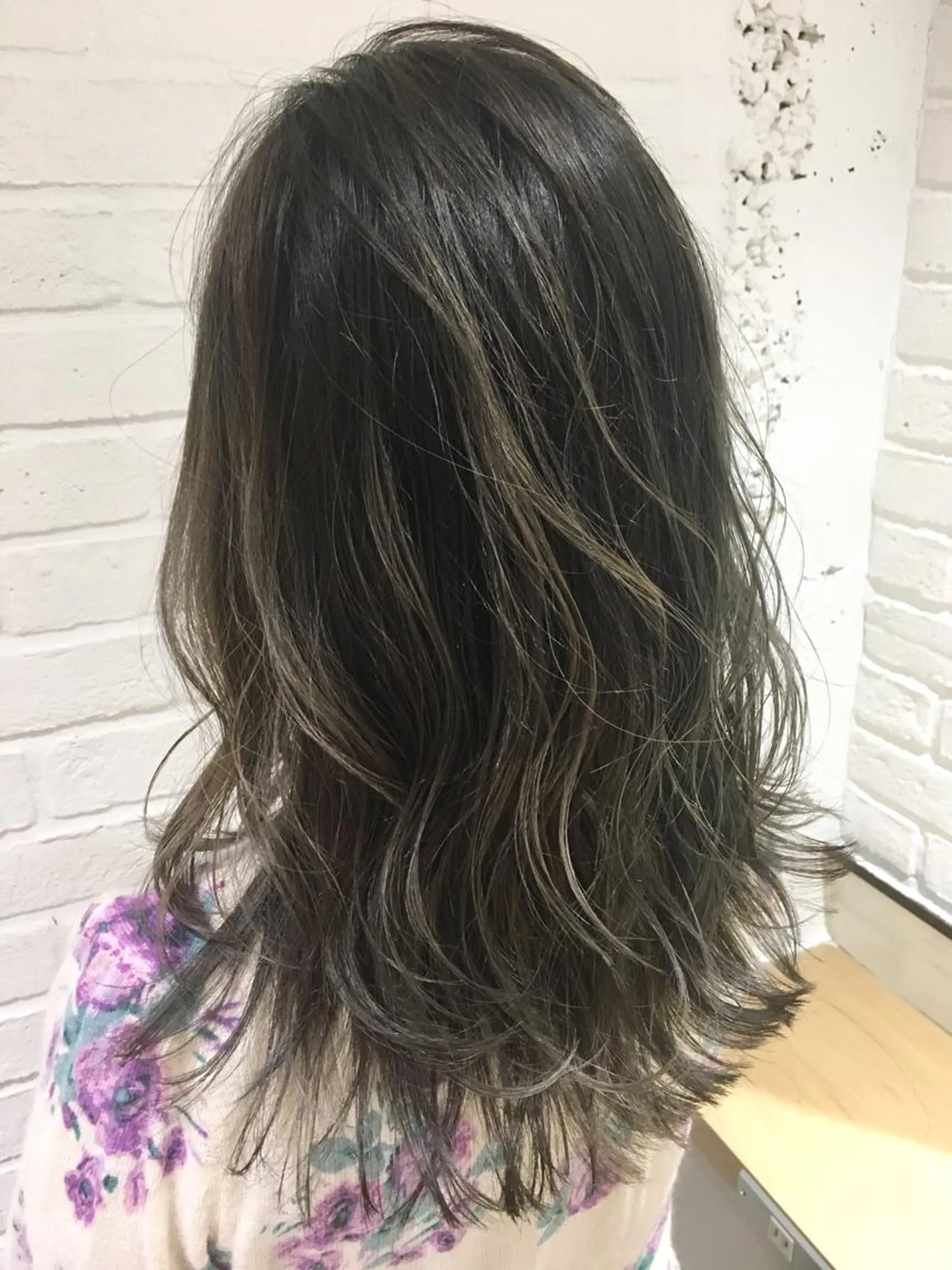 ロング カラー バレイヤージュ グレージュ レイヤーカット ヘアカラー 💈平島 拓也💈のヘアスタイル