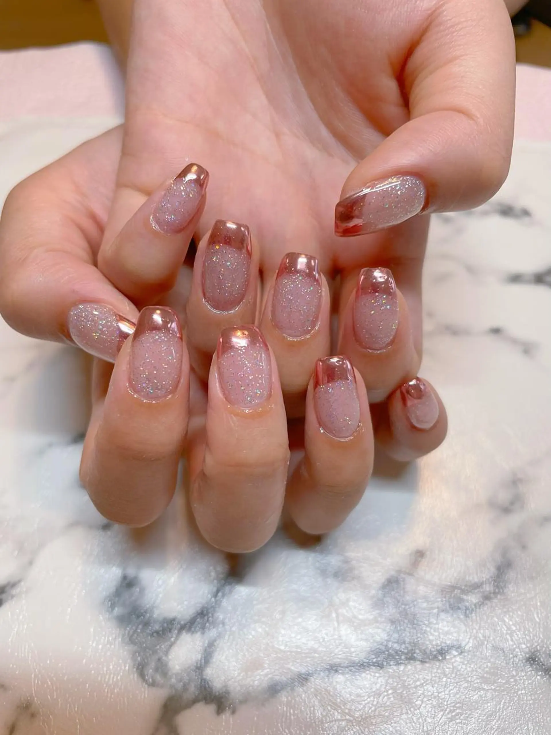 ネイル アイブロウ ミラーネイル エン Nail salonのネイルデザイン