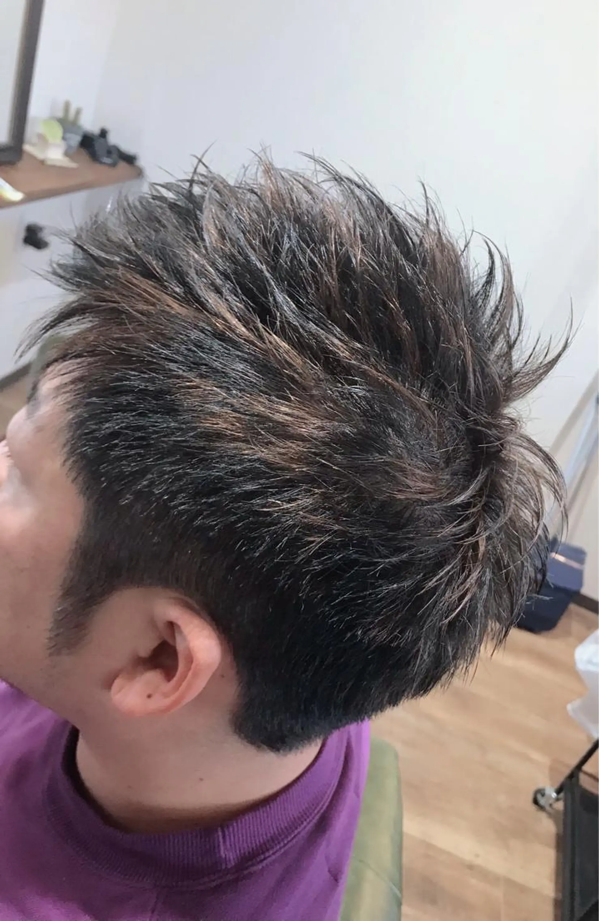 ショート カラー メンズ メンズハイライト メンズメッシュ 刈り上げ ハイライトカラー メッシュ カット ヘアカラー トリートメント Rug Relief所属・Rug Relief 吉田のヘアスタイル