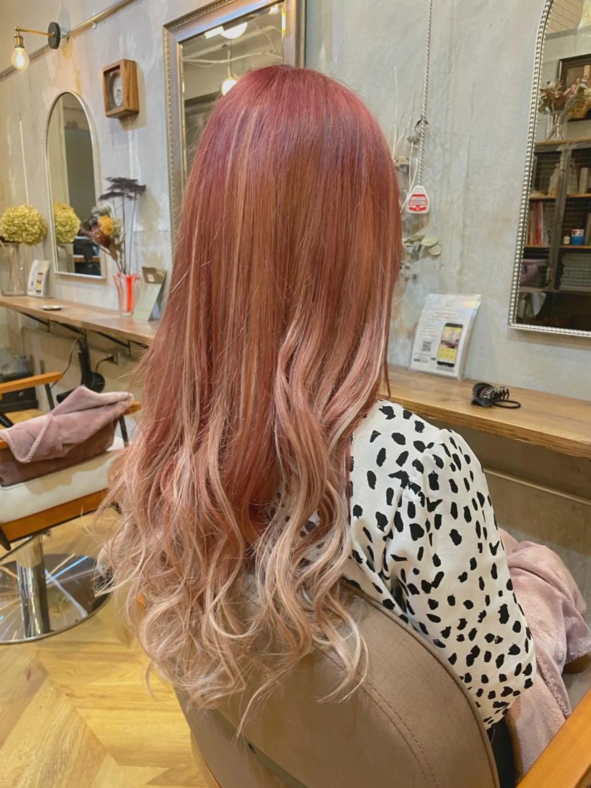 ロング カラー シールエクステ ミストバング ベージュカラー ブリーチ ダブルカラー カット ヘアカラー エクステ エクステ指名No.1 【店長】橘田のヘアスタイル
